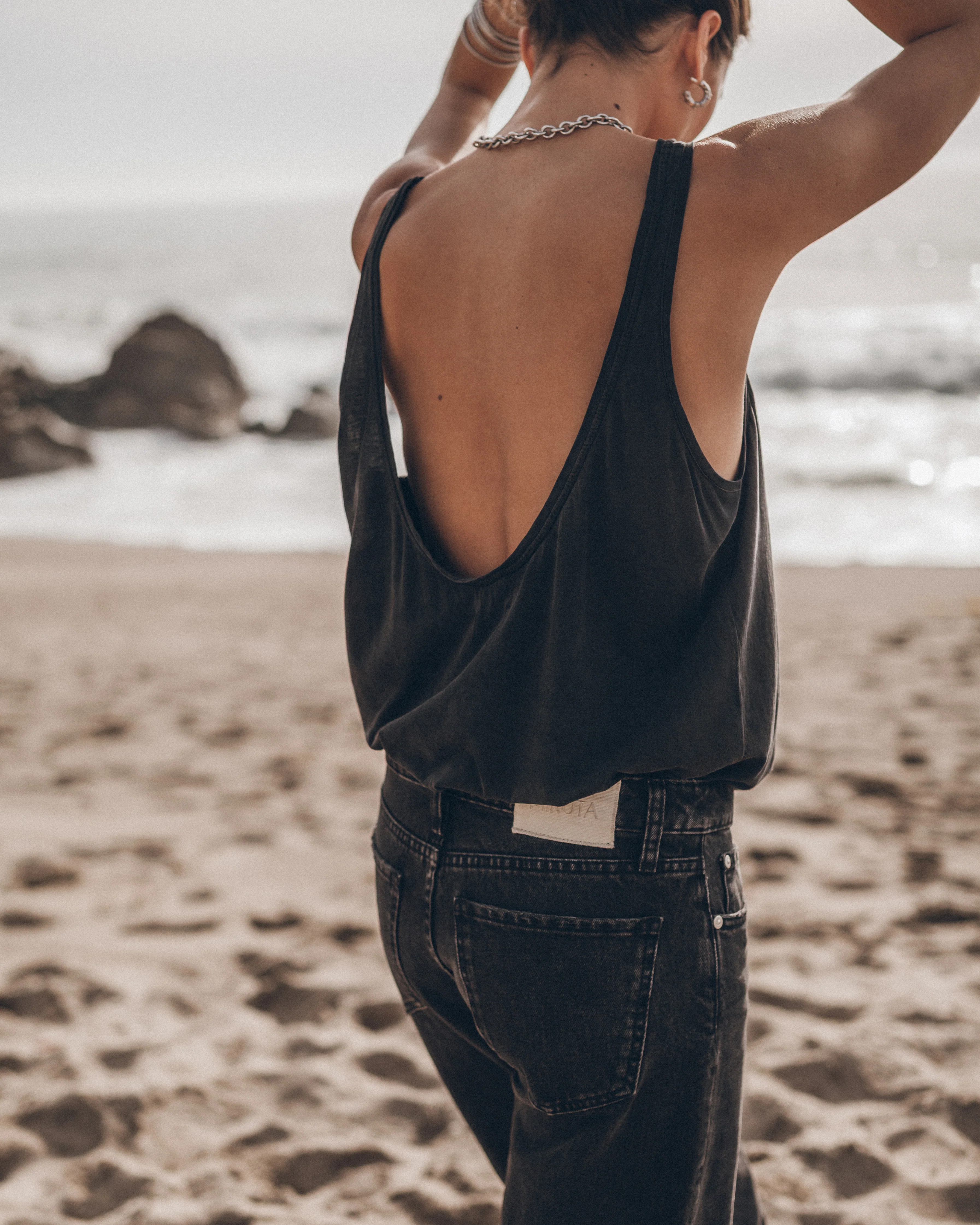 The Dark Low Back Base Tank Top | MIKUTA