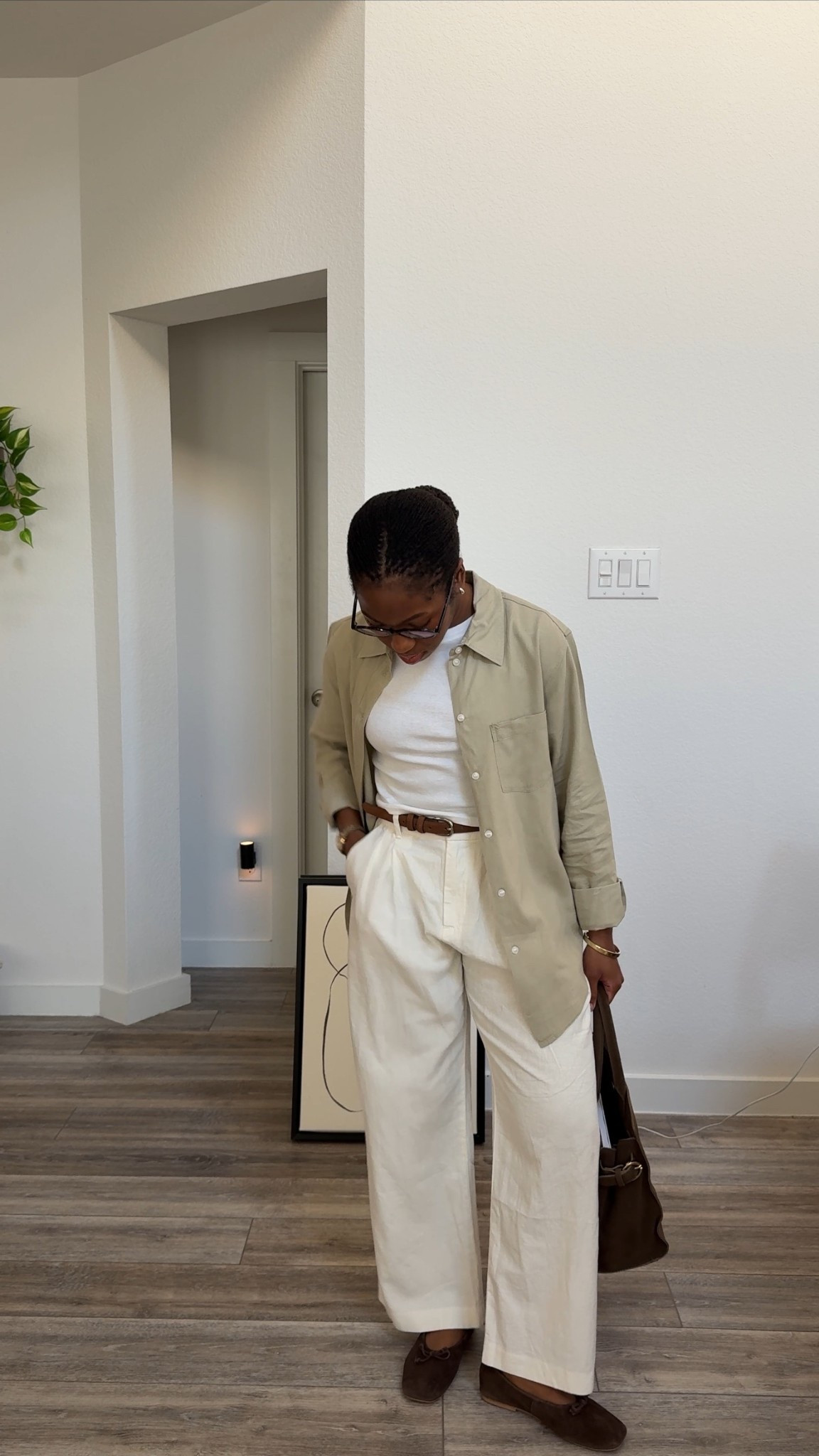 2025.09.11 - styling my linen pieces for a comfy transitional Fall look 🫒

olive // brown suede flats // linen pants 

#LTKSeasonal #LTKPetite #LTKFallSale