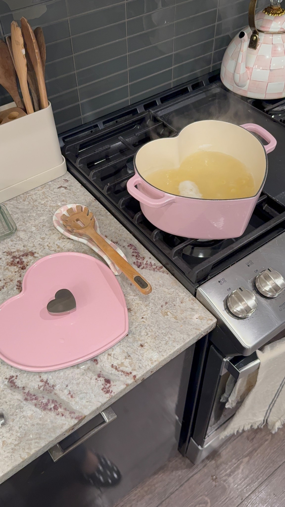  I’m obsessed with this Dutch oven that I got at Wayfair! @wayfair #ad #wayfairpartner #wayfair #GalentinesDay