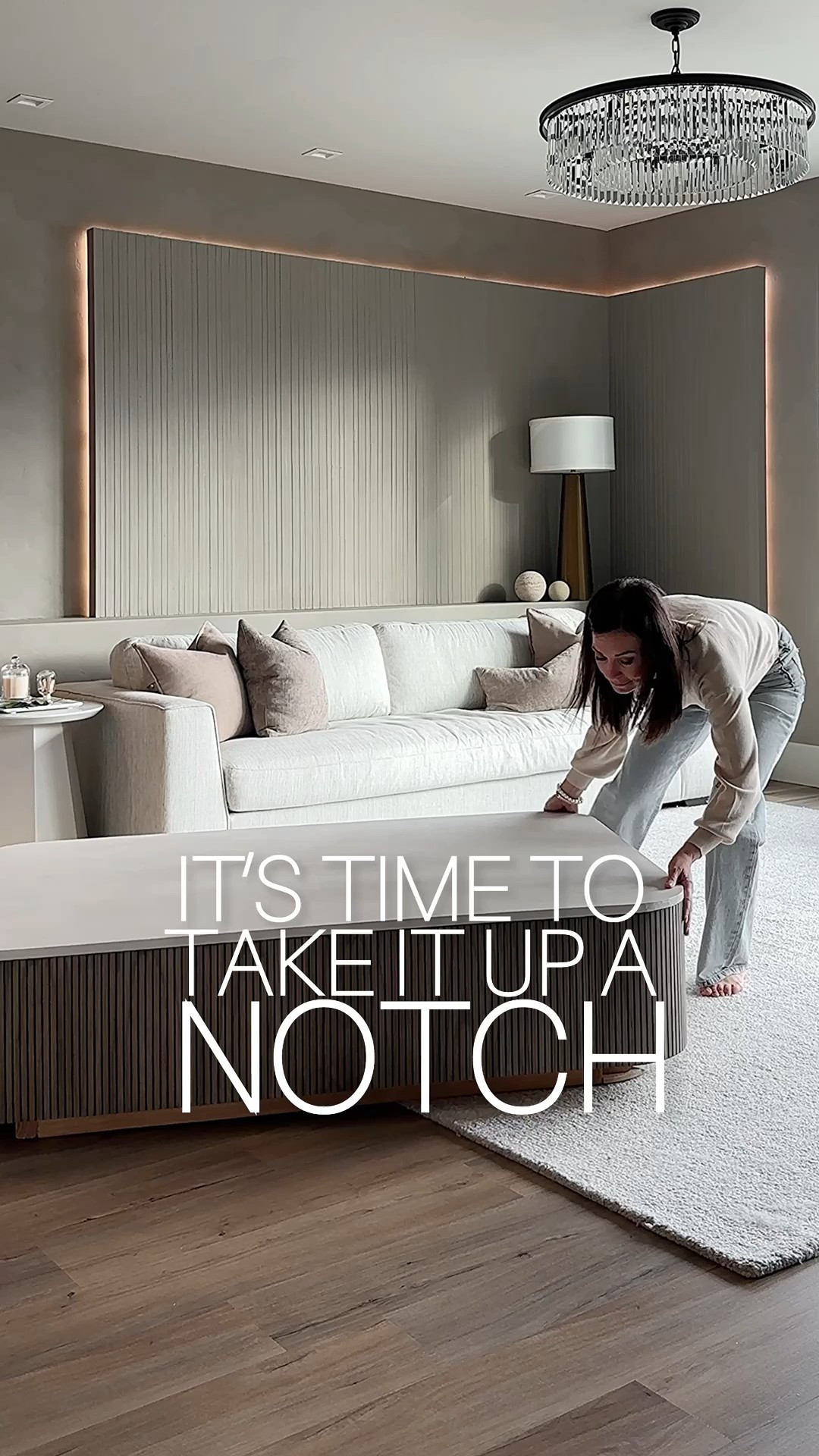 Let’s take it up a notch! It’s time to refresh my living room for a great transition from winter to spring.  Fresh stems and greens, a new coffee table and bench pull it all together!  