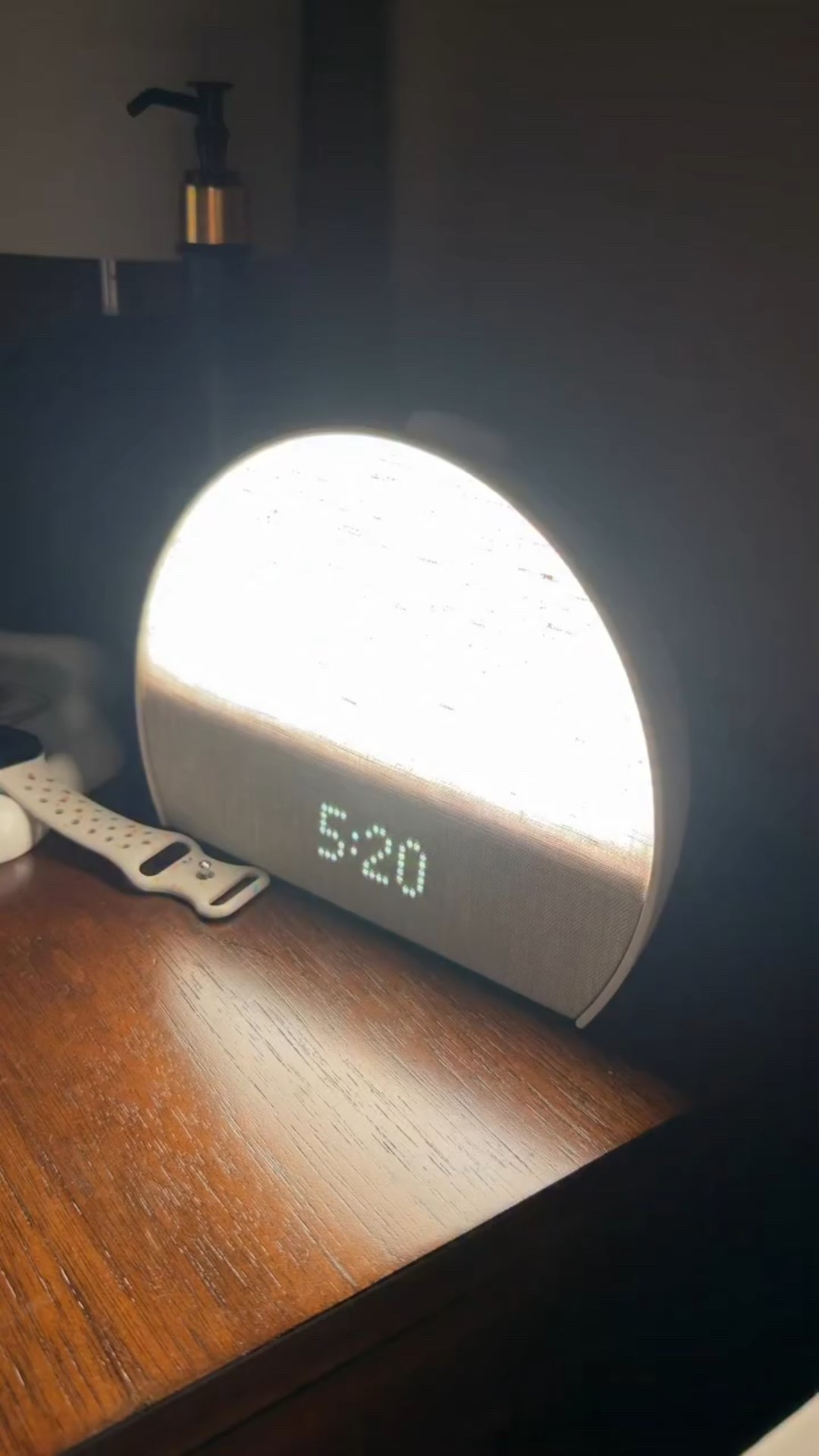 Happy December 🤍✨ There’s something about a new month that I just LOVE 🤩 This months themes are skincare, advent calendars, advent books, and finding time for self care through the chaos. Happy Vlogmas 🎄 #Vlogmas