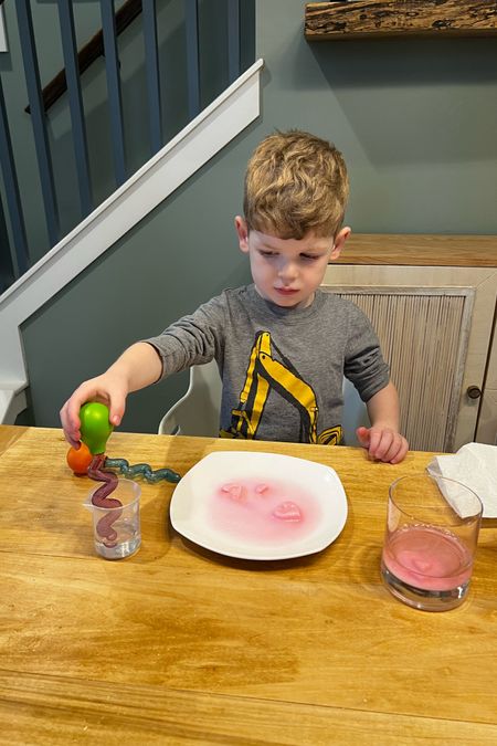 Fizzing heart Valentine’s Day science experiment on the blog today! #valentinesday #preschool #kidsactivity #scienceexperiment 

#LTKfamily