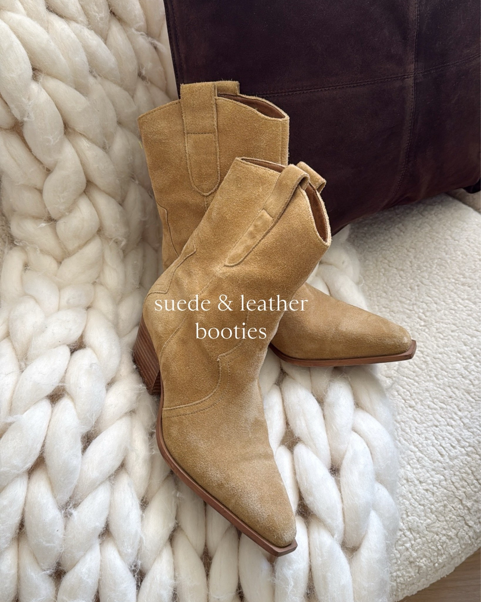 My favorite short suede booties for fall 🍂 tts

Outfit
Boots
Country concert

#LTKootd #LTKSeasonal