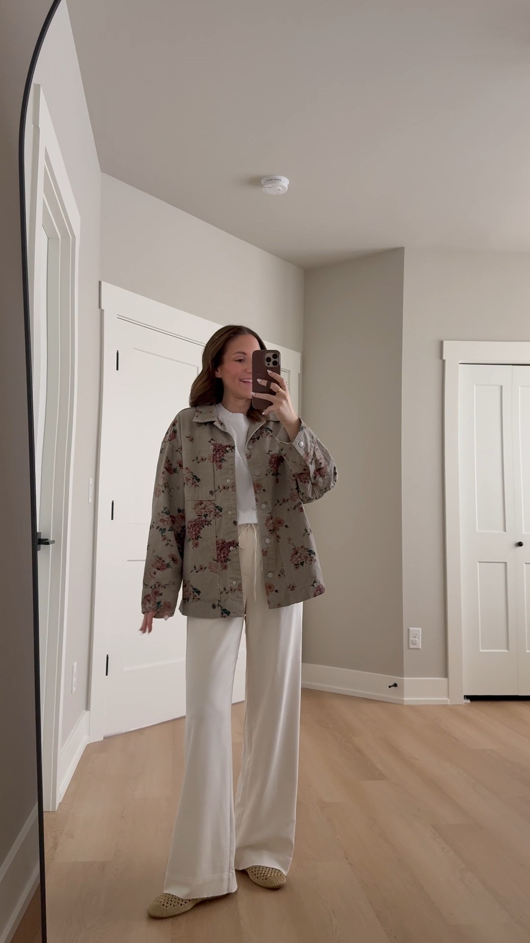 Teacher outfit idea🍎 a neutral base with the cutest spring jacket! This tee is a splurge, but the best white tee I’ve ever owned. Paired with these look for less pants. Wearing a size small in all

Teacher outfit idea, teacher style, classroom outfit, target style, floral jacket, look for less

#LTKootd