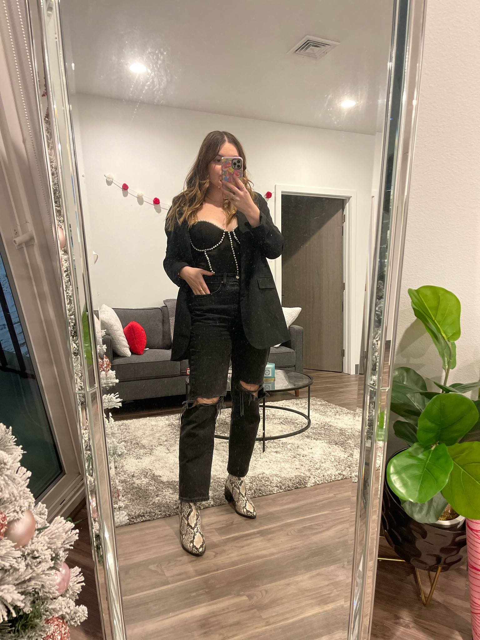 Girls night out cocktail hour outfit idea! Featuring an oversized blazer

I’m wearing a L blazer, size 31 jeans and size 9 boots 

#LTKHoliday #LTKSeasonal #LTKstyletip