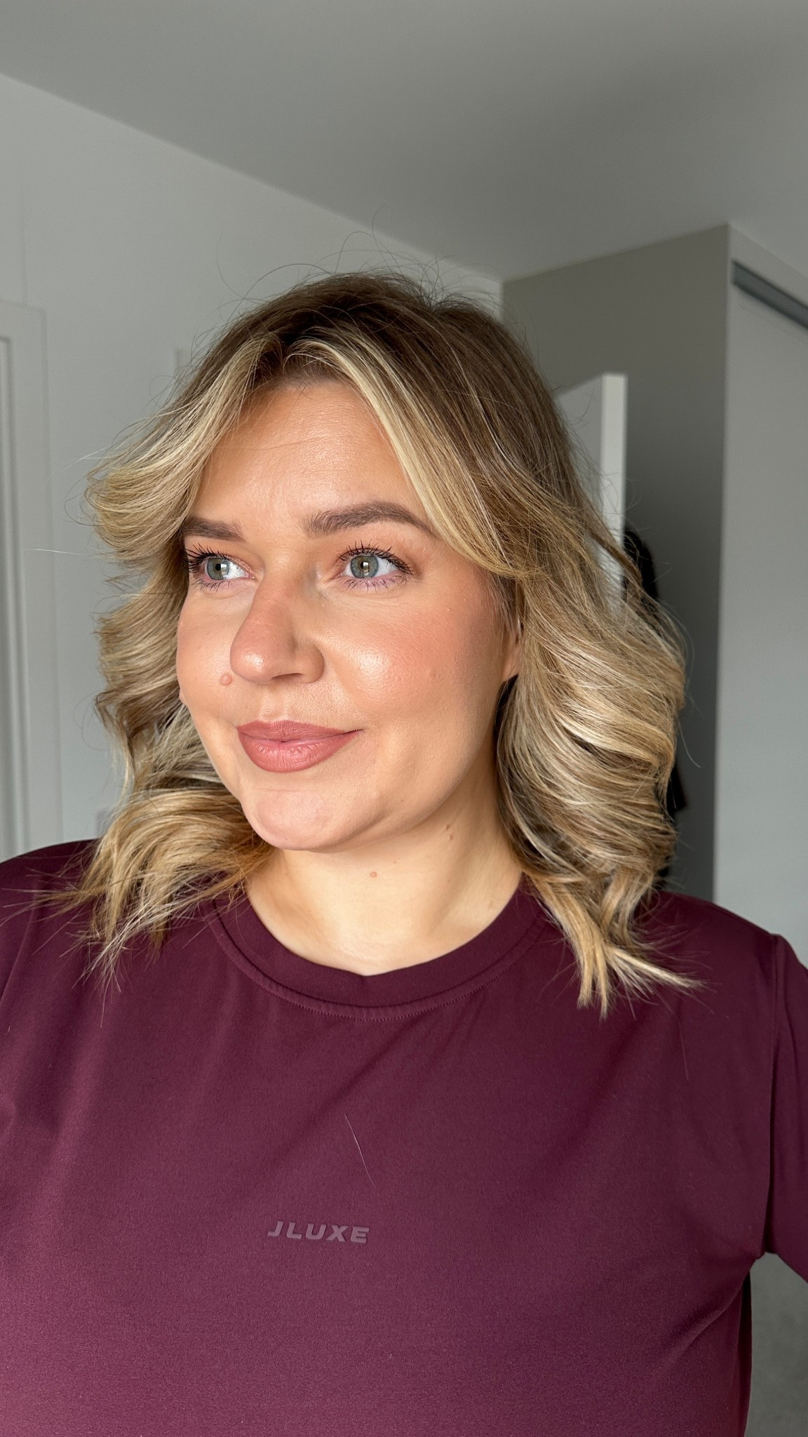 My go to make up products 
Maybelline skint tint 
Armani highlighter works like bronzer shade 11
MAC Powdered bronzer Global glow
ABH blush and highlight from pallete Italian summer 
CT eyeshadow pot -shade Star Gold
Lip combo 
Liner Rimmel  90s Nude 760
Lipstick Mac Honey love 