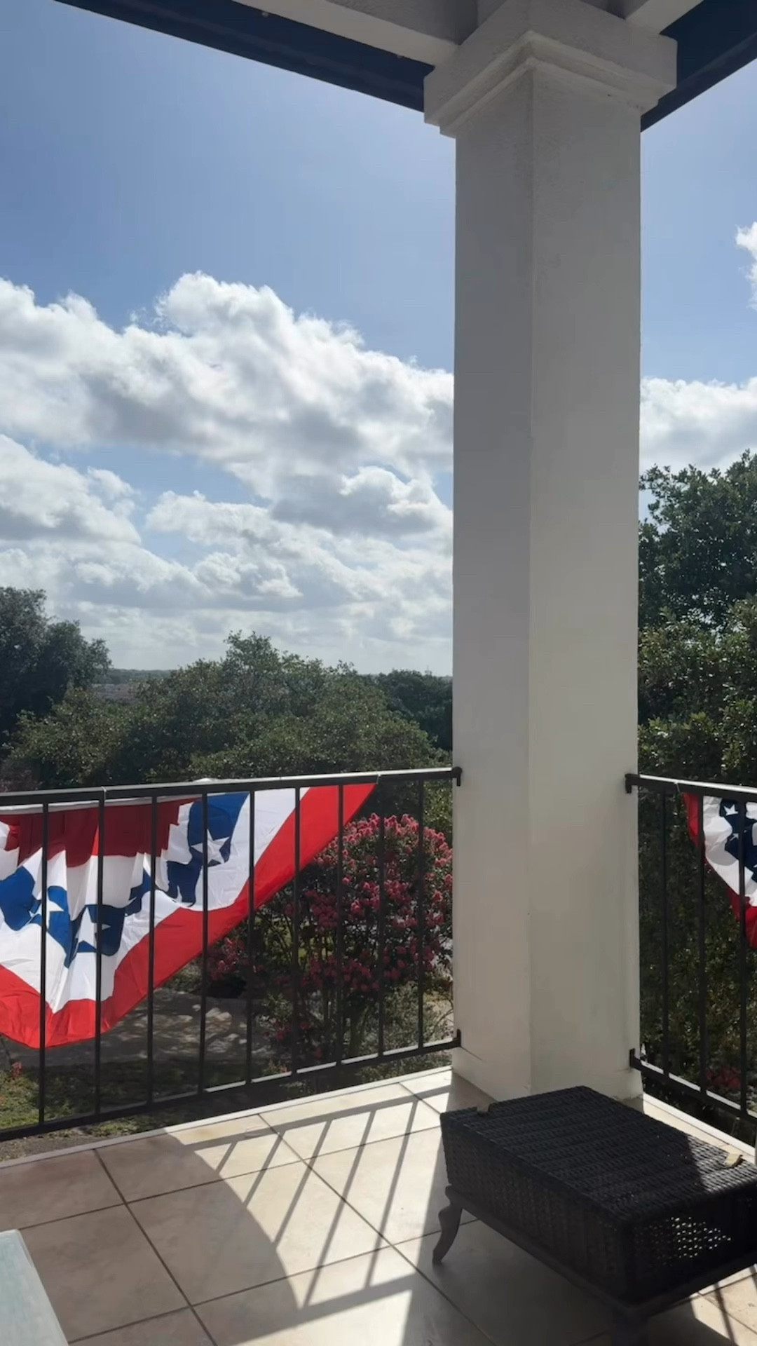 The big ones are sold in a smaller set and the smaller ones are sold with more.  

#LTKSeasonal