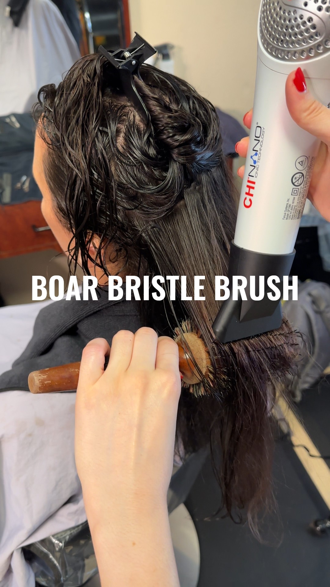 My fave blow dry brush atm for sleek, shiny, blowouts ⚡️ #cosmetologyschool