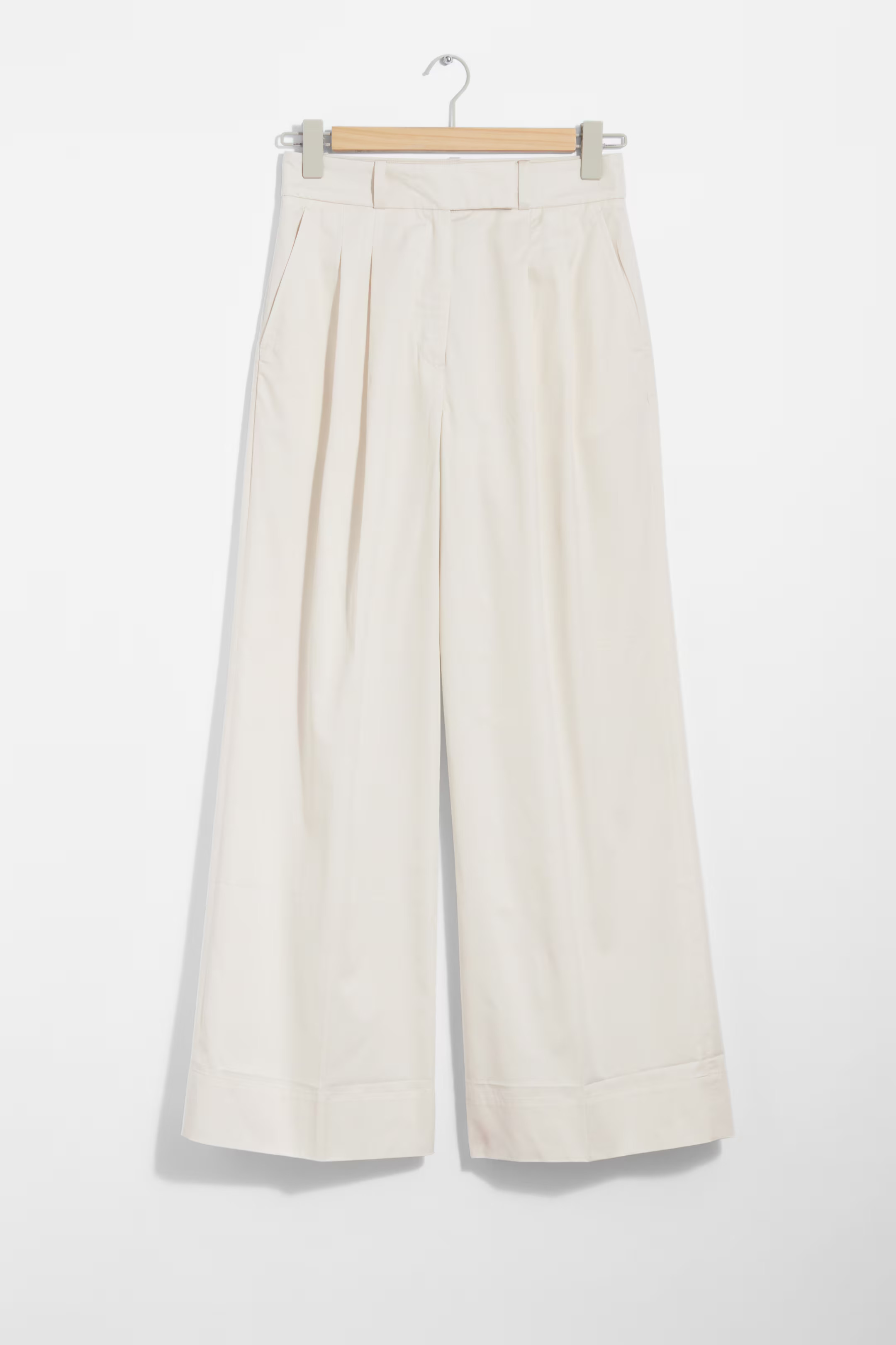 Wijde geklede pantalon | H&M (DE, AT, CH, NL, FI)