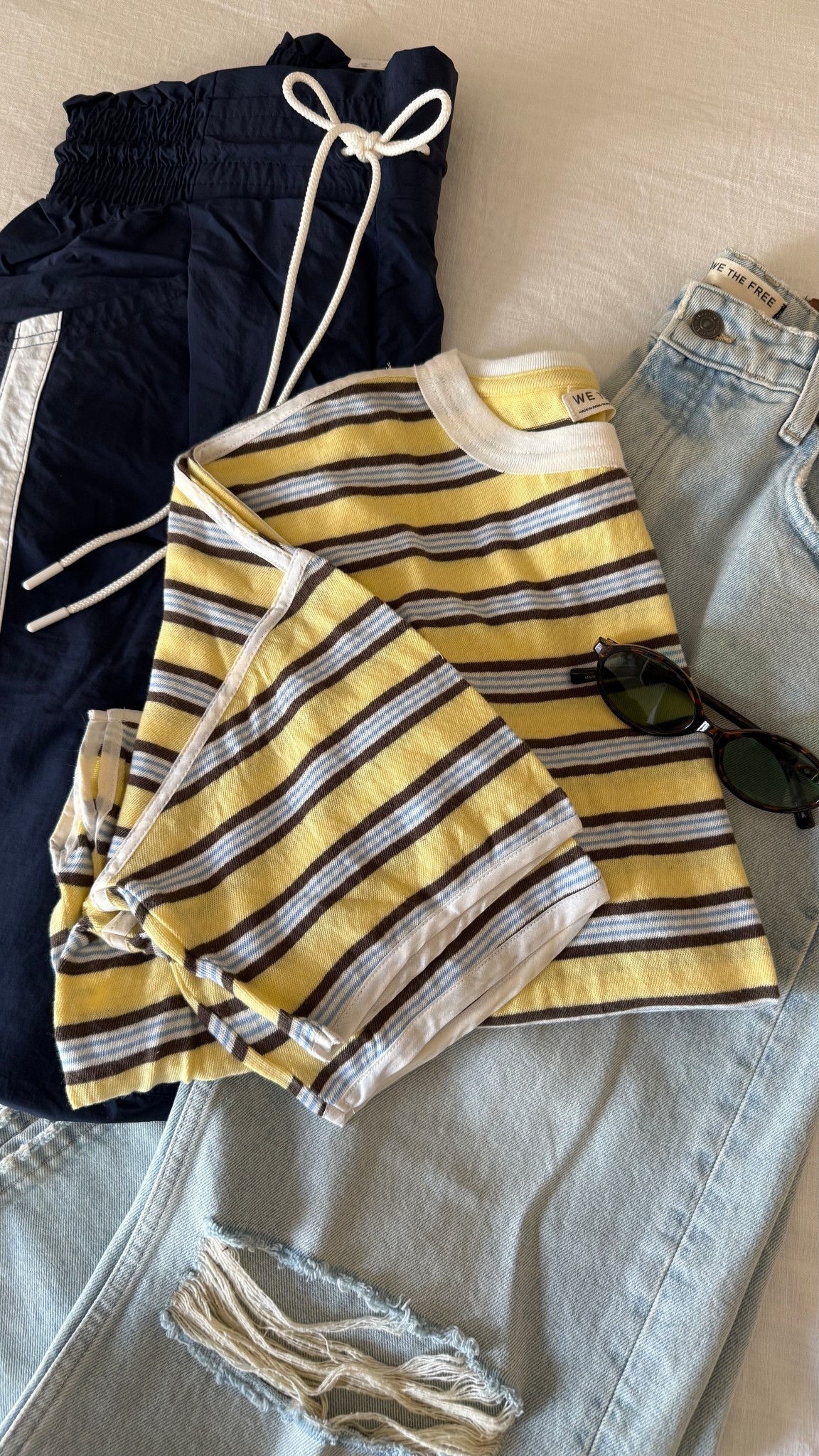 my recent free people order! Small in striped tee, sized up 2 in jeans from my prepregnancy size postpartum and sized up in track pants, medium! 

Spring, mom style, free people haul 