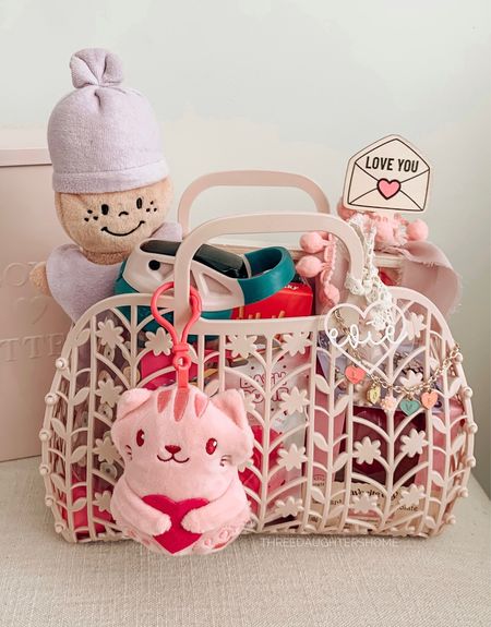 Evie’s love basket is all ready for Valentine’s Day!




Valentine, galentine, baby doll, jelly bag, girl gift ideas, gifts for little girls, diy tag, love basket

#LTKkids #LTKGiftGuide #LTKFind