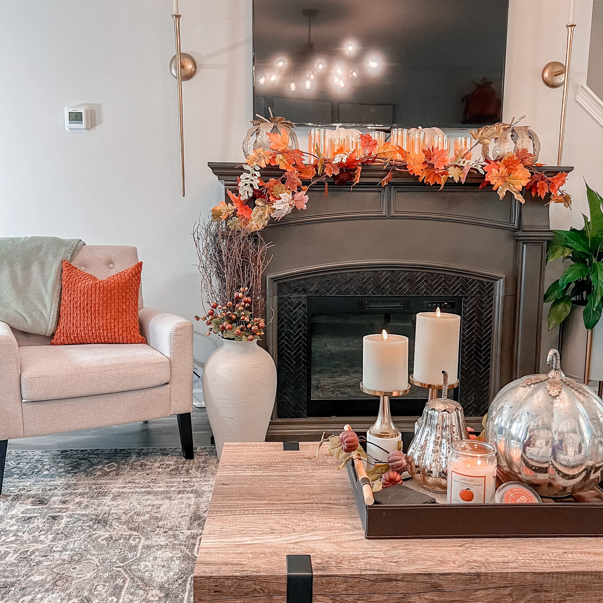 Fall living room

#LTKhome #LTKHoliday #LTKSeasonal