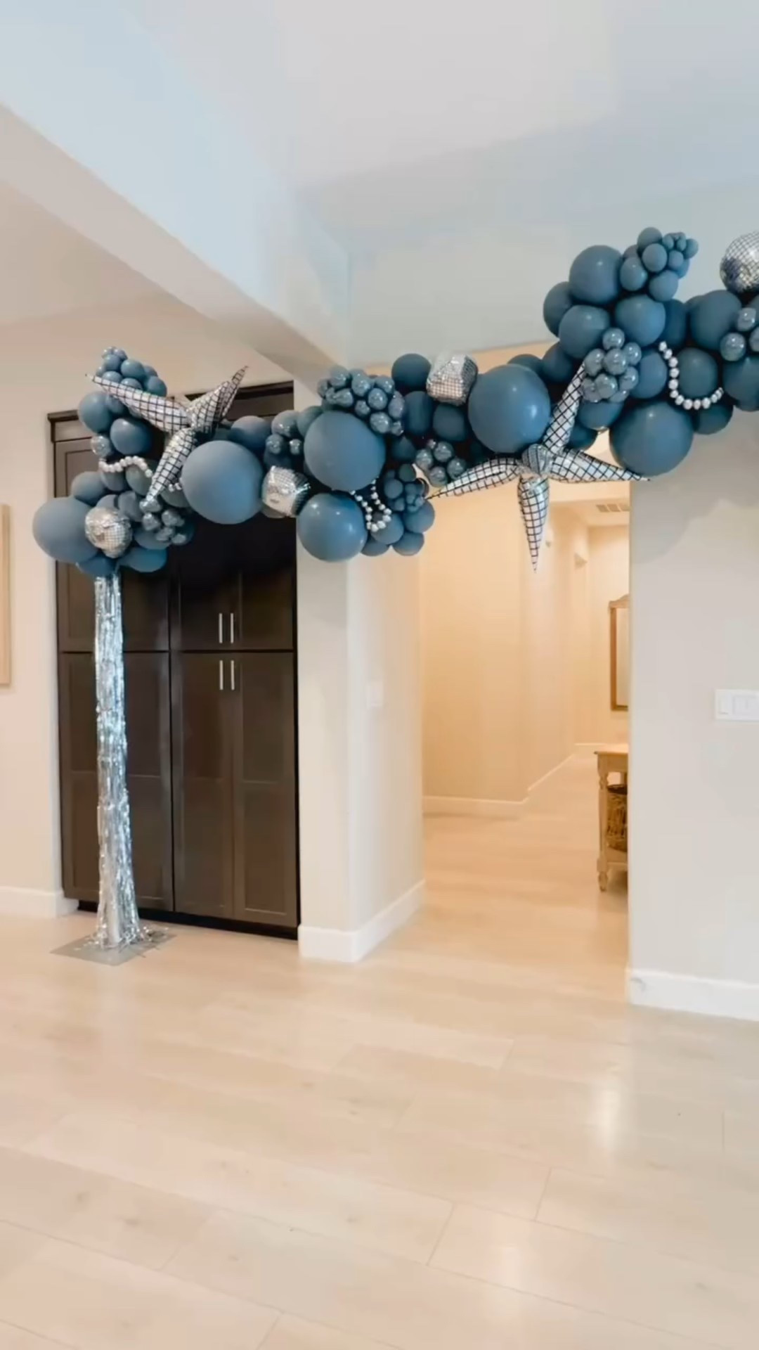 Walk through arches are still a very popularly requested item, but with all the materials required, the cost makes them a lot pricier than clients realize. So what if we offered a solution that made it use less materials and could drop the price down some? For an established artist that might not matter, but for someone newer trying to build their portfolio this is a great strategy to capture a client instead of scaring them away. 

With this frame you can make it small, large, or like this, decorate the top rod and then use a budget friendly piece like this foil fringe! 

Comment LINK for all the info on this frame! 

#balloons #balloongarland #balloonarch #balloonstylist