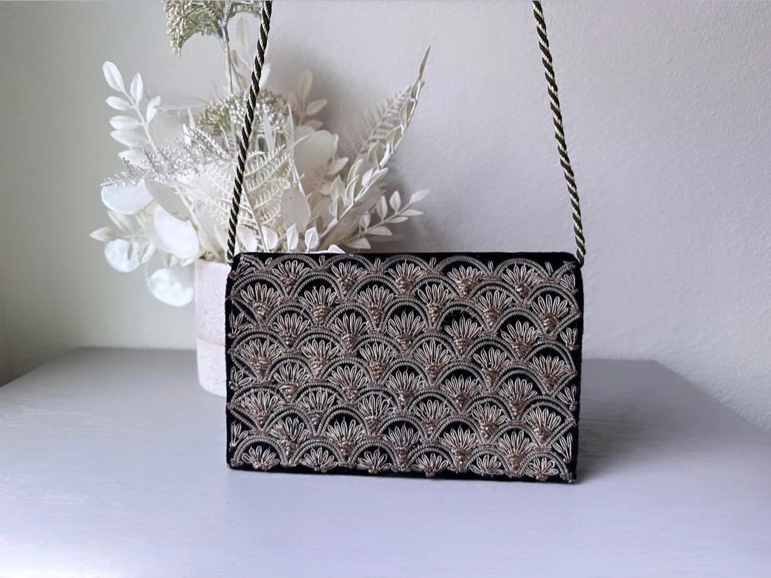 Vintage Black Velvet and Gold Embroidered Art Deco Clutch - Etsy | Etsy (US)