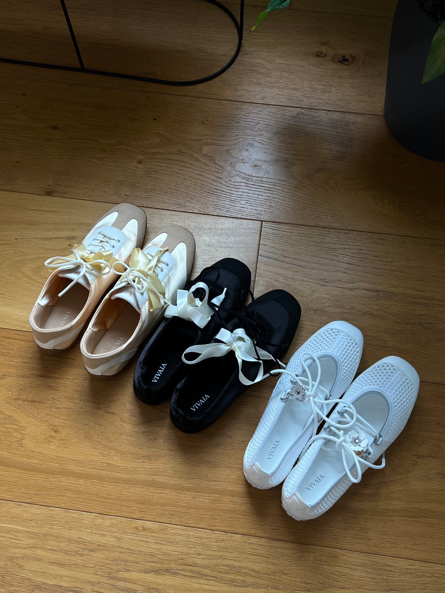 Spring shows lineup 


Spring, spring fashion, spring shoes, classystyletips, timeless looks, spring outfit inspo

#LTKspring #LTKeurope #LTKsummer