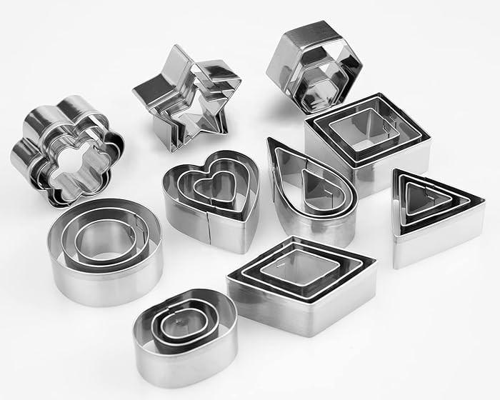 30Pcs Mini Cookie Cutters Set- Heart Star Flower Round Square Hexagon Oval Diamond - Small Stainl... | Amazon (US)