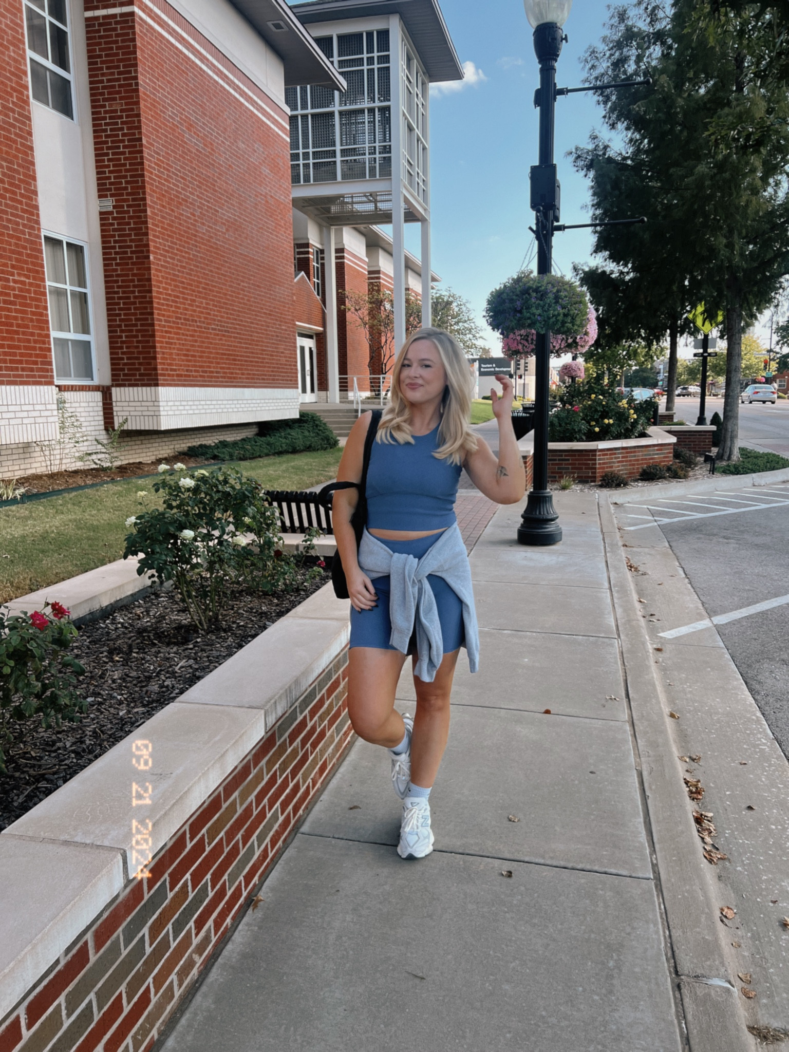 Casual stroll downtown 

#LTKFitness #LTKActive #LTKFindsUnder50