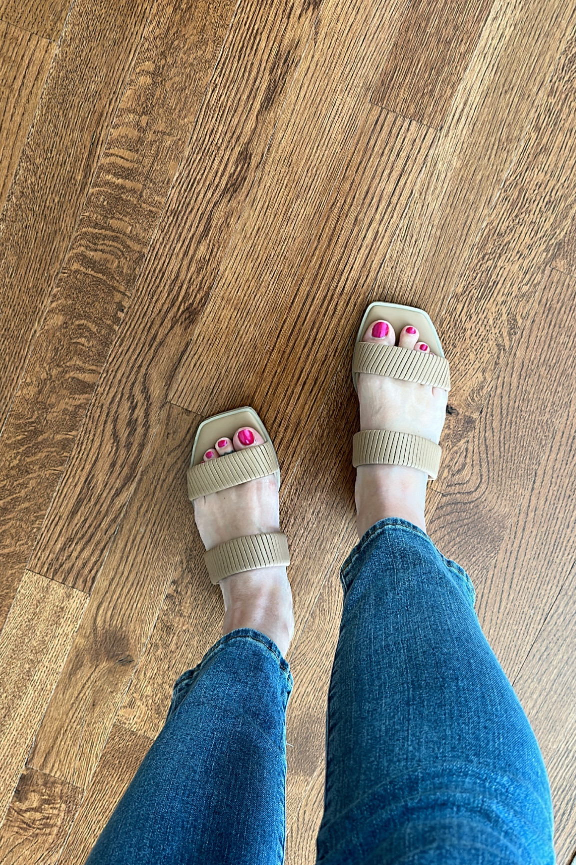 @DSW under $50 sandals 