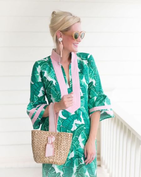 The perfect summer dress! #sailtosable #vacation #preppy #neelyphelan #pamelamunson #strawbag #earrings #amazon #sunglasses