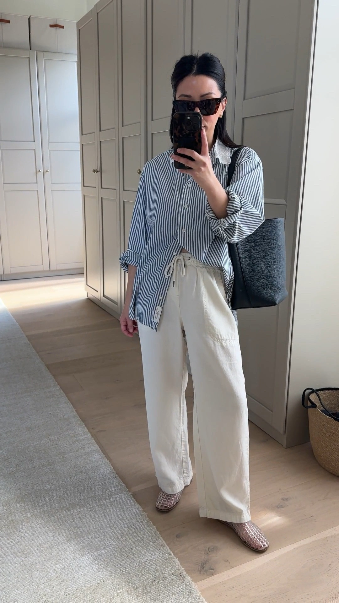 Spring Staples I Re-Wear Every Year: Splendid Angie Crop Linen Pants. The cropped length works perfectly on petites. These are a linen blend, so they don't wrinkle as easily as pure linen. It just grazes the skin, making it very comfortable and great for hot weather. 

Gap x DOEN Big shirt xs
Splendid Angie Crop pants xs
Amazon jelly flats 5
Celine sunglasses
Quince earrings
Dorsey James necklace 15"
The Row n/s Park tote in blue size medium

Petite style, spring outfits, spring style 

#LTKootd #LTKmomlife #LTKPetite