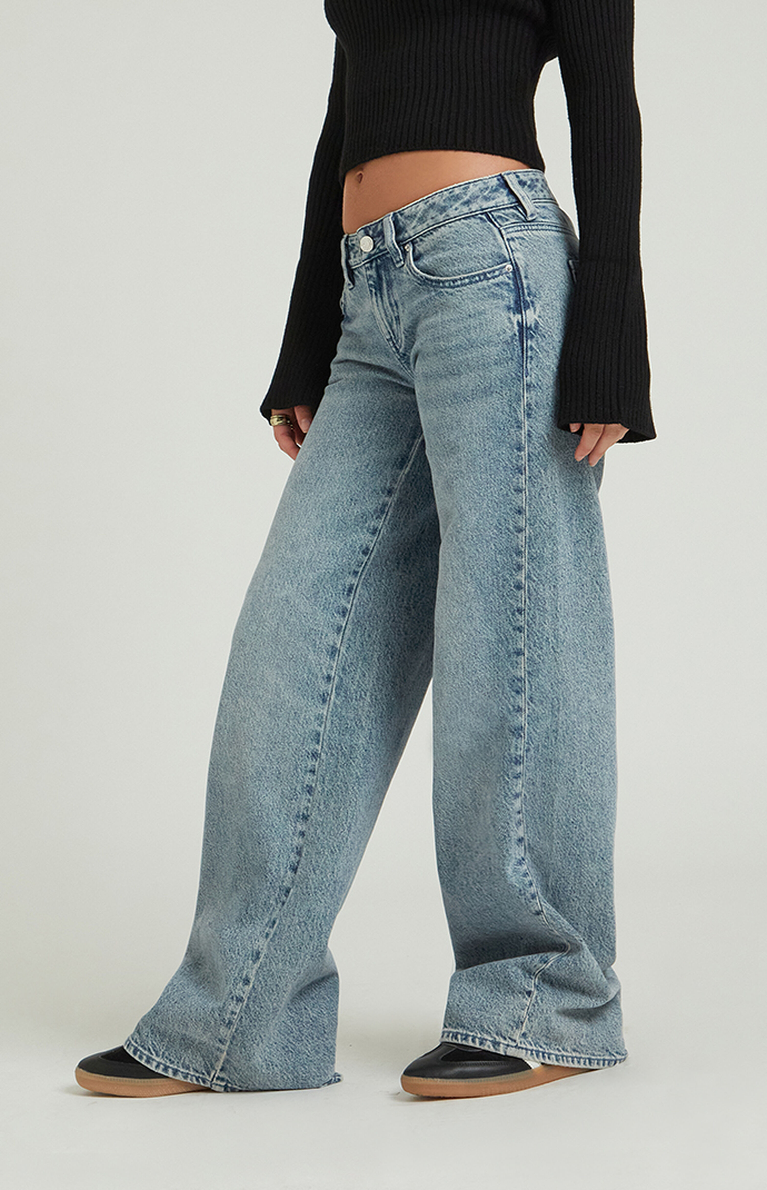 PacSun Casey Medium Indigo Twist Seam Low Rise Baggy Jeans | PacSun