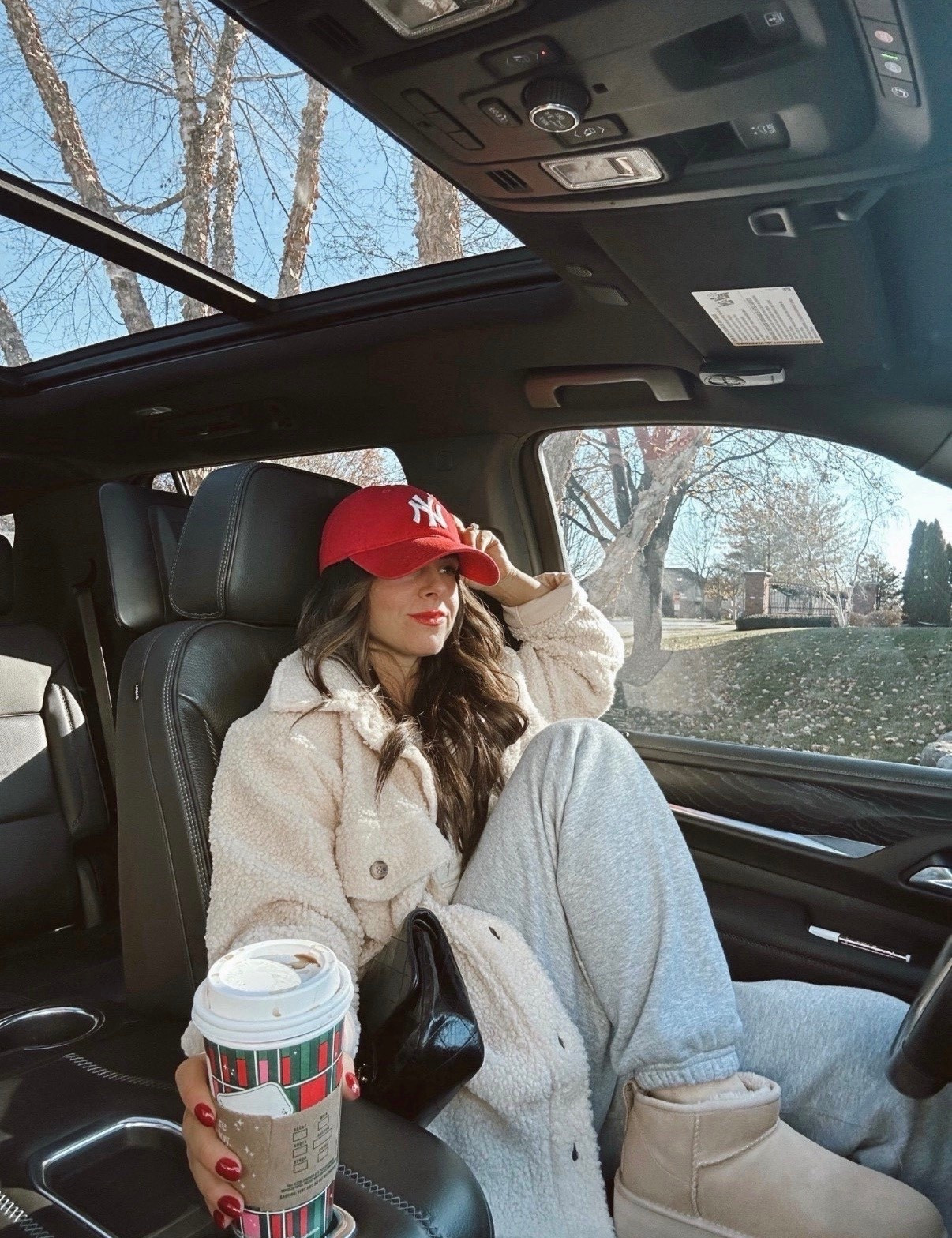 Go to winter outfit 😍❄️ sweats, oversized sherpa & a hat 

#LTKSeasonal #LTKgrwm #LTKootd