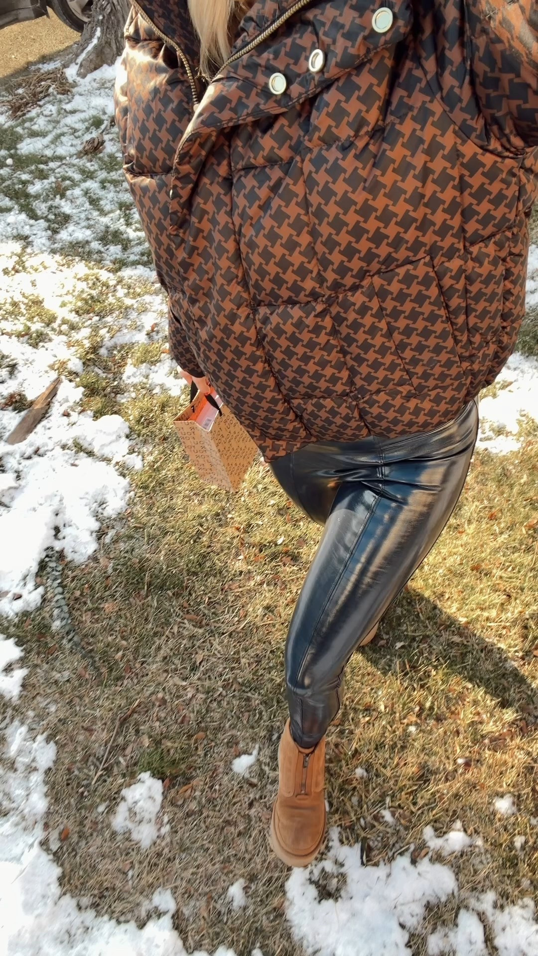 This jacket has been my latest best purchase ever, super light and I love the pattern! Matched it with spanx leggings and old pair of UGGS. 

Winter fashion • winter outfit • winter jacket • brown jacket • puffer jacket • spanx leggings • Ugg outfit 

#LTKSaleAlert #LTKSeasonal #LTKFindsUnder100