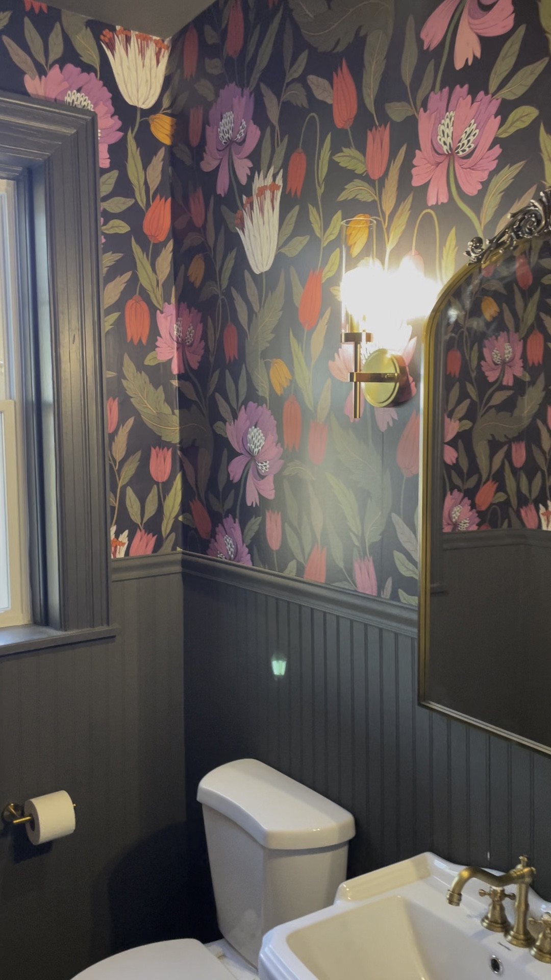 Vintage moody powder room 

#LTKHome