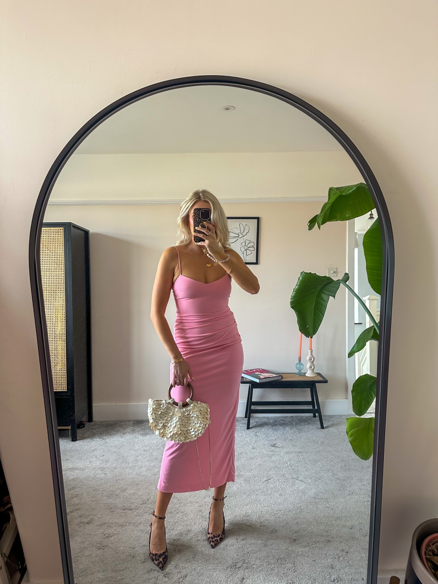 This dress 😍

New in Zara, pink dress, Zara dresss