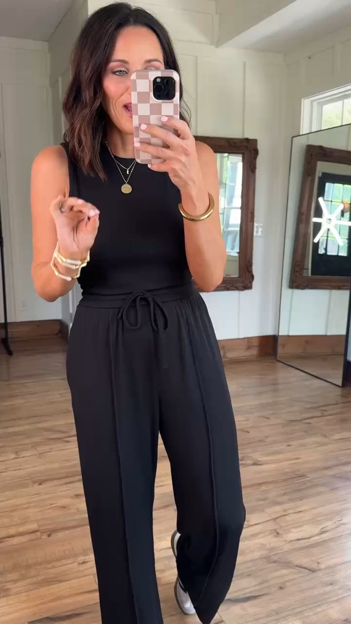 This Amazon set is so versatile from traveling to ballpark hangs it is so comfortable and fits true to size 

vintagepickin  amazon  travel outfit  mom outfit  two piece set  

 

#LTKSeasonal #LTKActive #LTKStyleTip