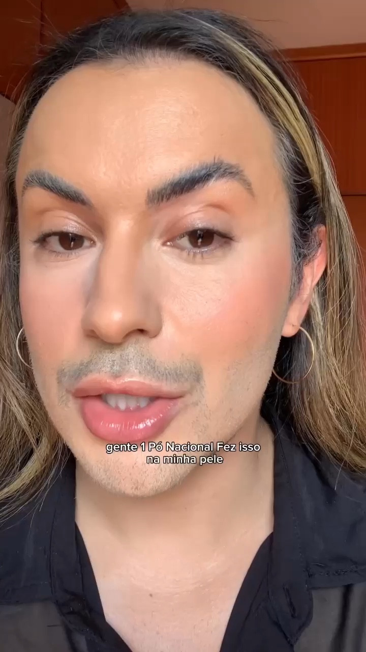 Testei o novo pó rosa da Karen Bachini Beauty! Será que amei?!

#LTKfindsunder100 #LTKstyletip #LTKbrasil