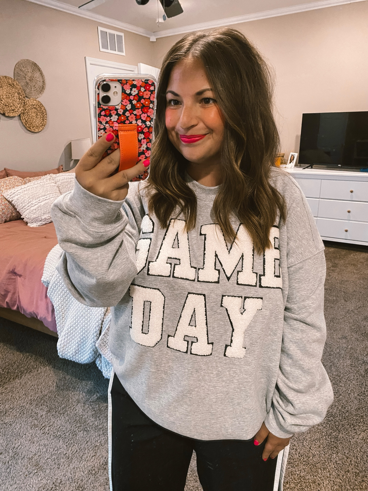 Y’all know I looove dressing up for game days!!! 😍🏈🫶🏻 Pants are Target & crew is Pink Lily. 

pants: fit true to size // wearing a large
crewneck: fits true to size // wearing a large

#LTKFindsUnder100 #LTKStyleTip #LTKFindsUnder50