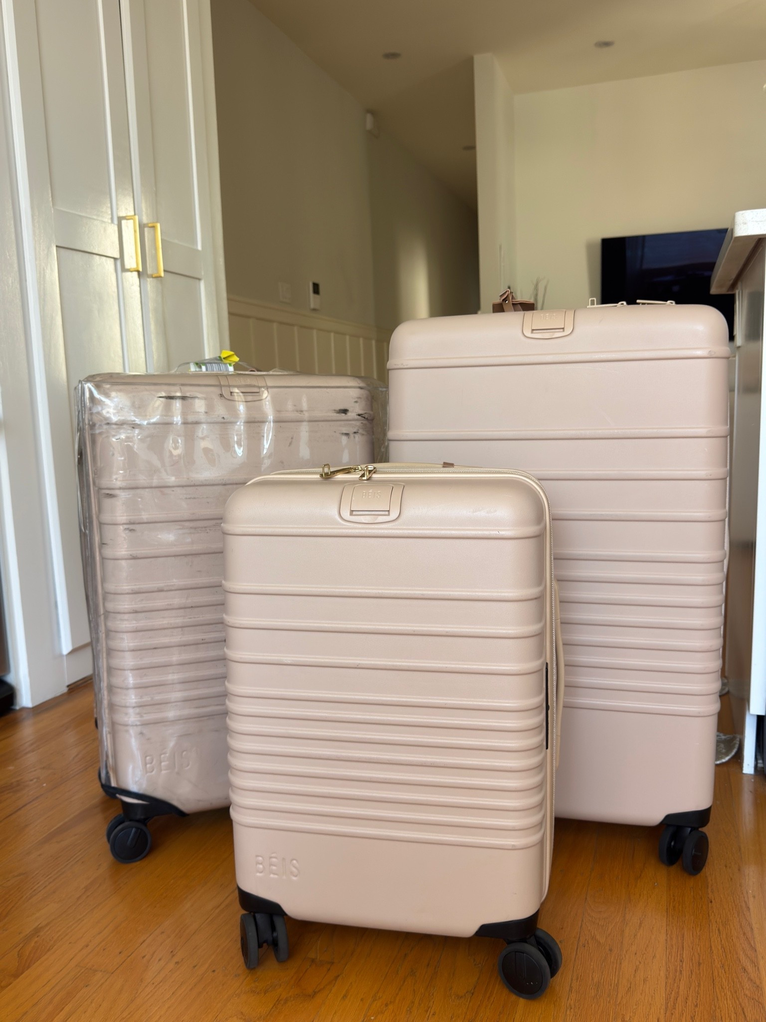 Travel essentials! 

• luggage set
• luggage covers 
• luggage weigher 
• packing cubes 
• luggage tags 
• outlet converters for Europe
• collagen sheet masks and eye masks for plane

#LTKTravel