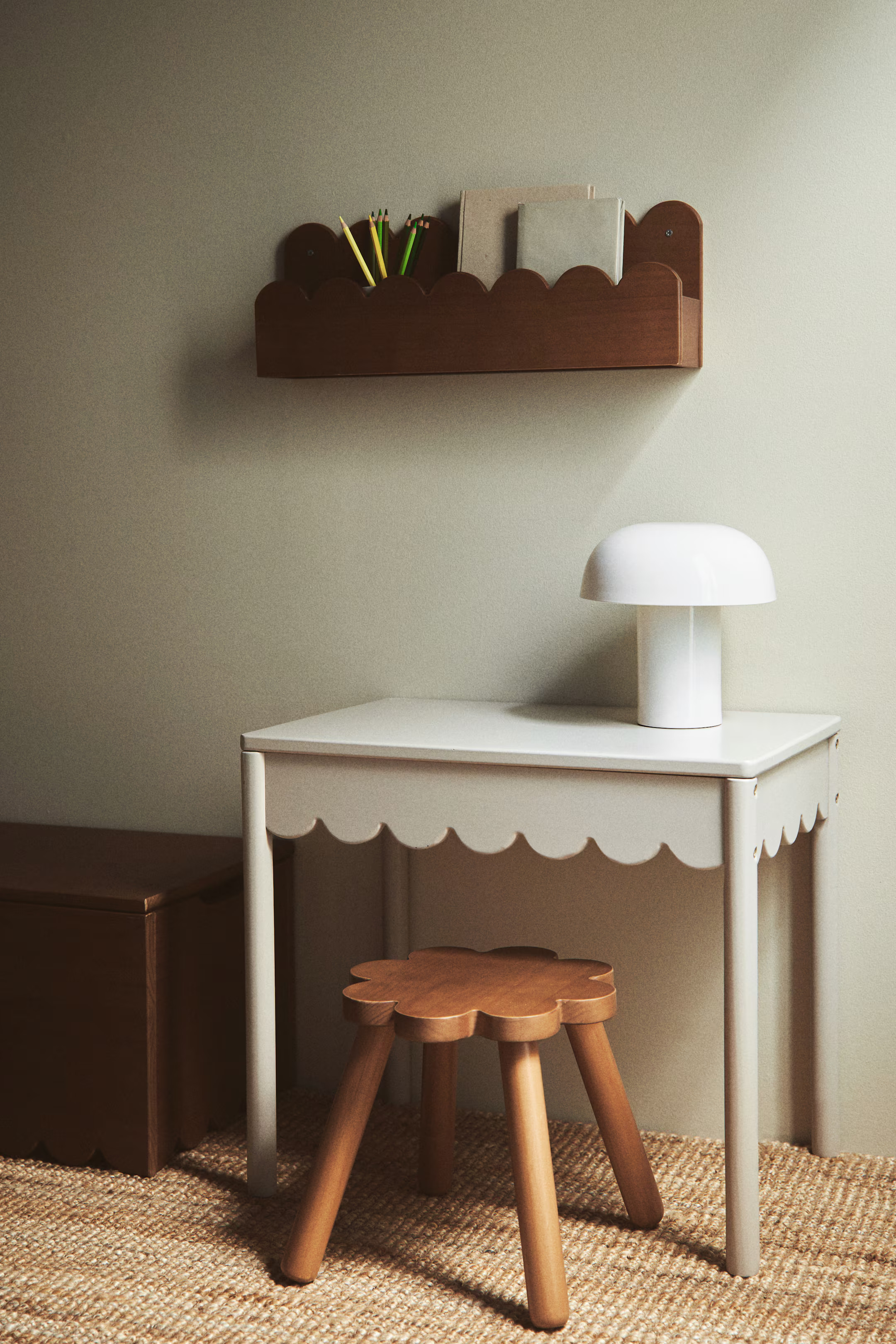 Wandregal aus Holz | H&M (DE, AT, CH, NL, FI)