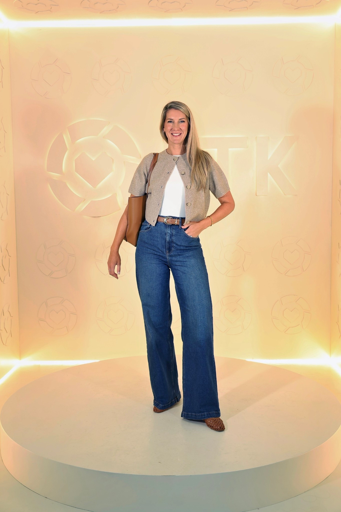 Day two ltk con casual professional look with my best selling jeans. Wearing my true 29 tall 

#LTKStyleTip #LTKSeasonal #LTKParties

#LTKCon #LTKSaleAlert #LTKSeasonal
