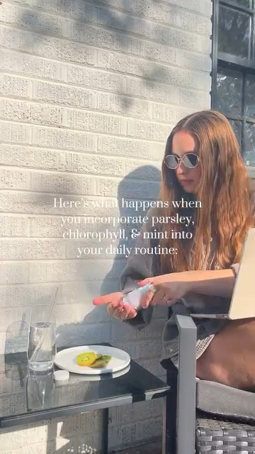 I love the benefits I am seeing since incorporating parsley, chlorophyll, & mint into my diet! I get mine from @itjustworksdeodorant 🌿 

Comment ✨Link✨ below to receive an automated DM with the link to shop this post on our LTK! You can also head to our stories or the link in our bio!🫶🏼 

https://liketk.it/5aFKq
#ad #itjustworksdeodorant #dailysupplementroutine