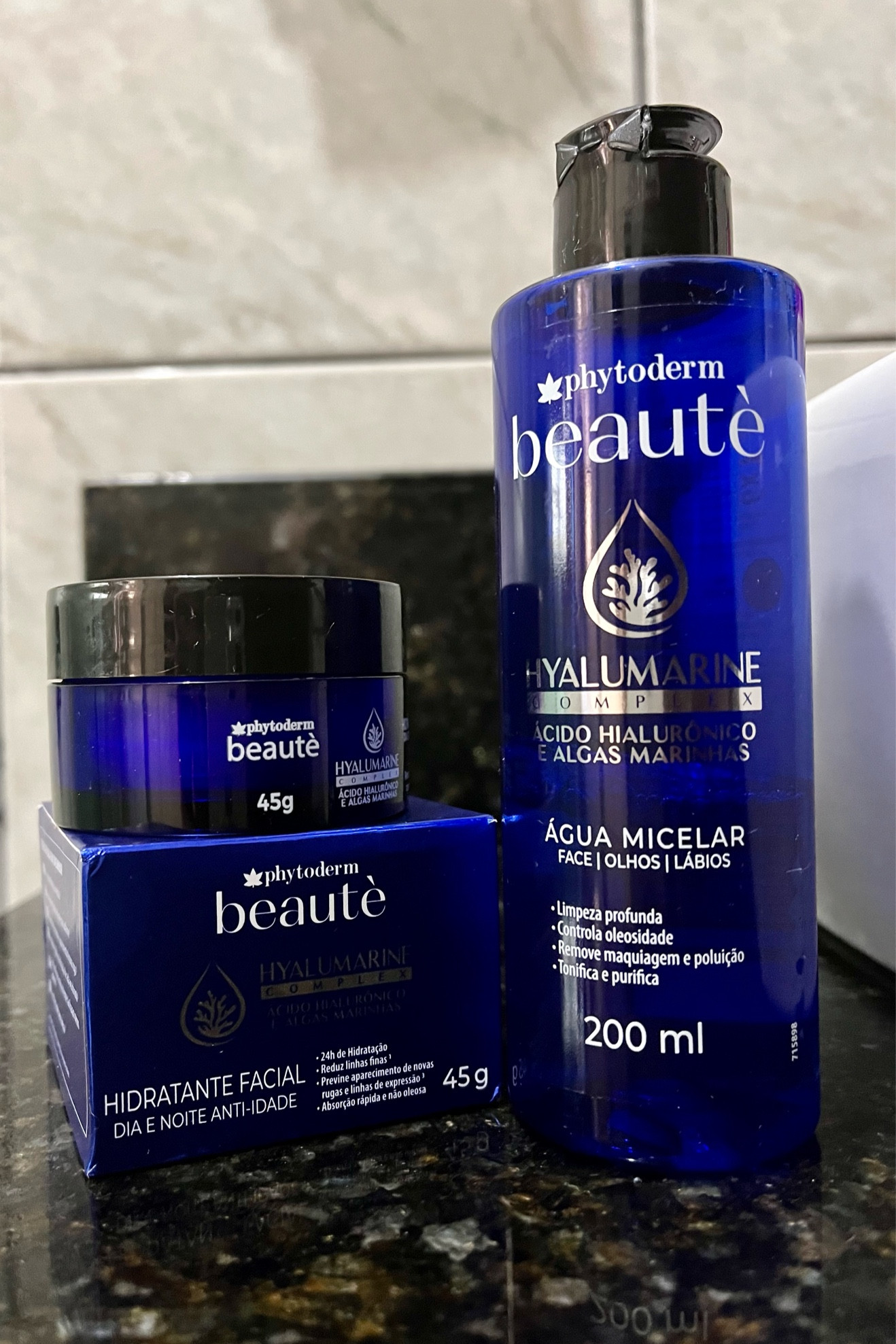  Uma duplinha super acessível que estou amando usar.

 A água micelar da phytoderm tonifica bem a pele e deixa uma refrescância bem suave, após utilizo o hidratante facial que deixa a pele muito sedosa e firme. 

 Os produtos dessa linha estão de arrasar. 

 #garimpodakelly #beauty #beleza #autocuidado #skincare

#LTKbrasil #LTKbeauty