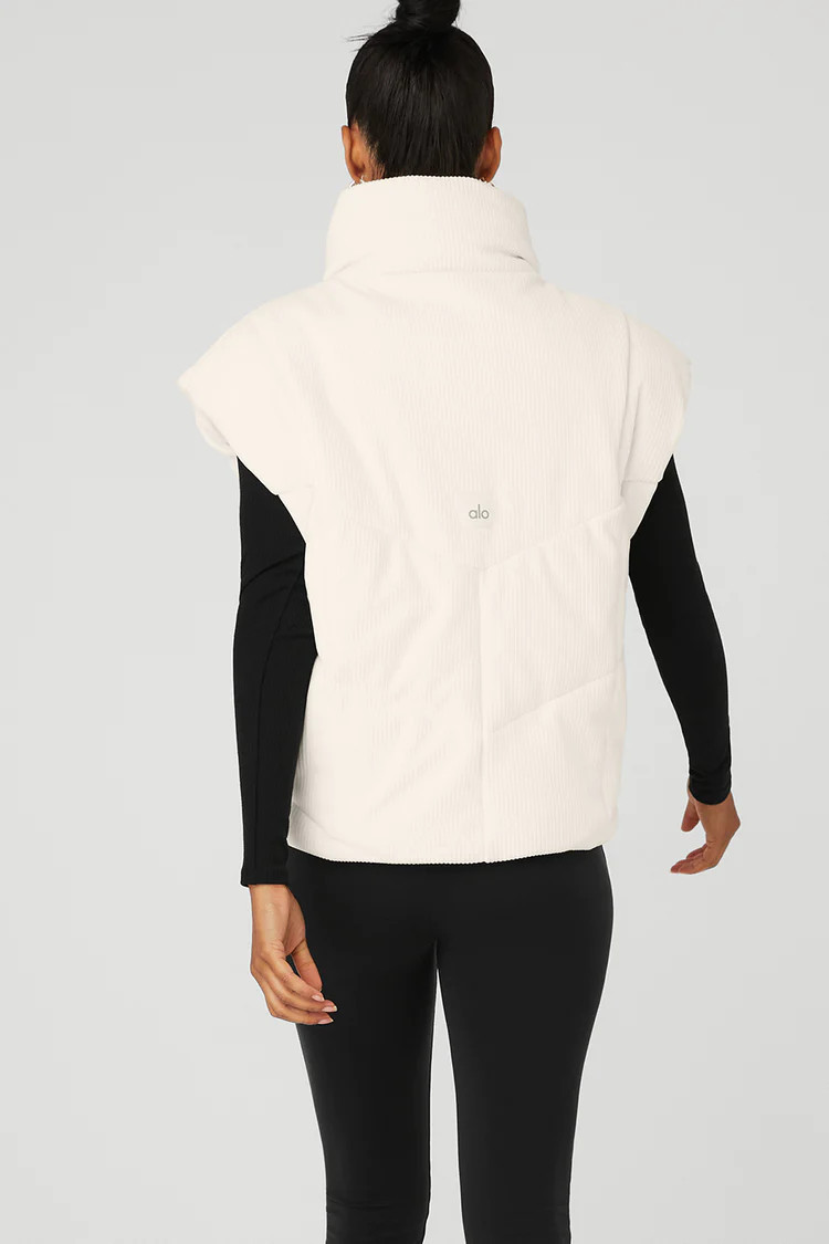 Ribbed Velour Mountain Side Puffer Vest | Alo Yoga (US)