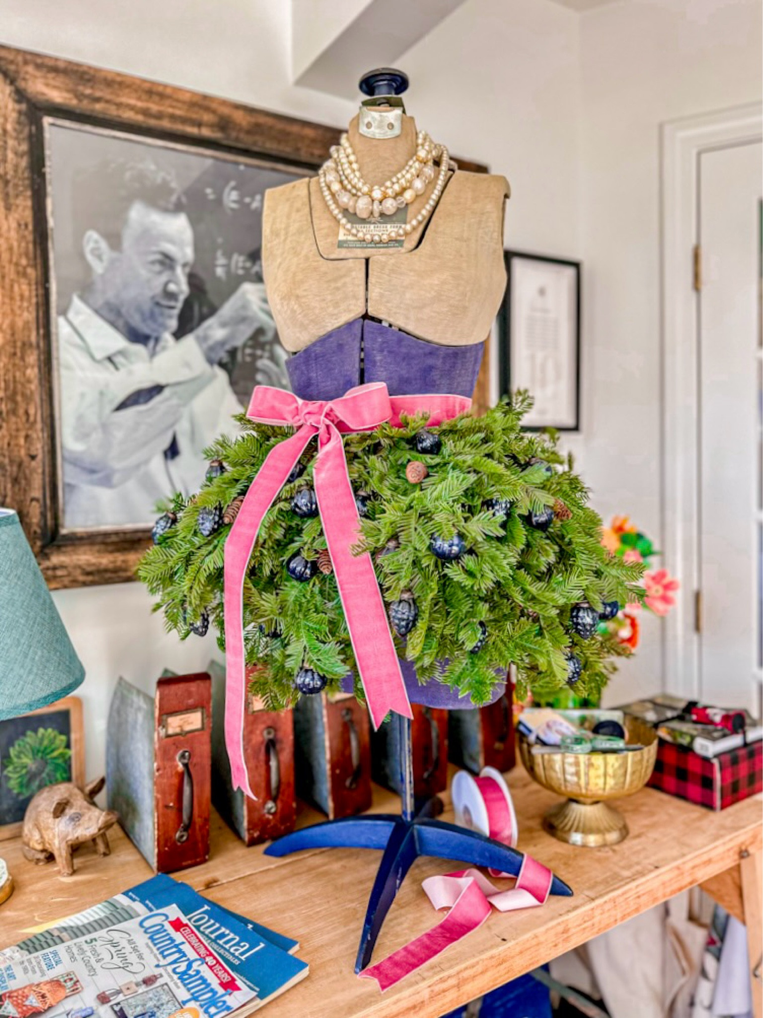 How to Style a Tabletop Bust Form For Christmass

#LTKSeasonal #LTKHome