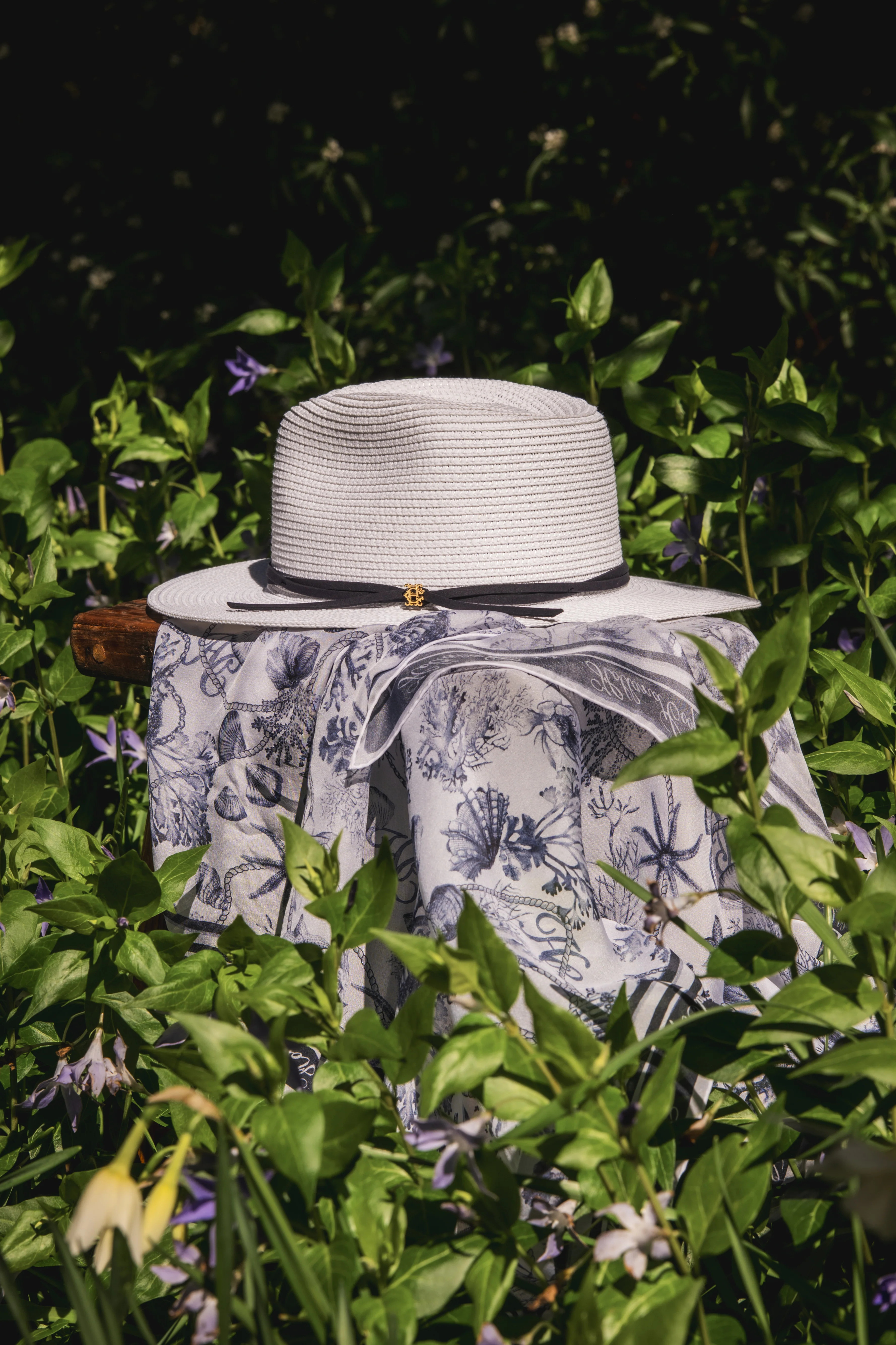 Francesca Hat (White Navy) | Holland Cooper