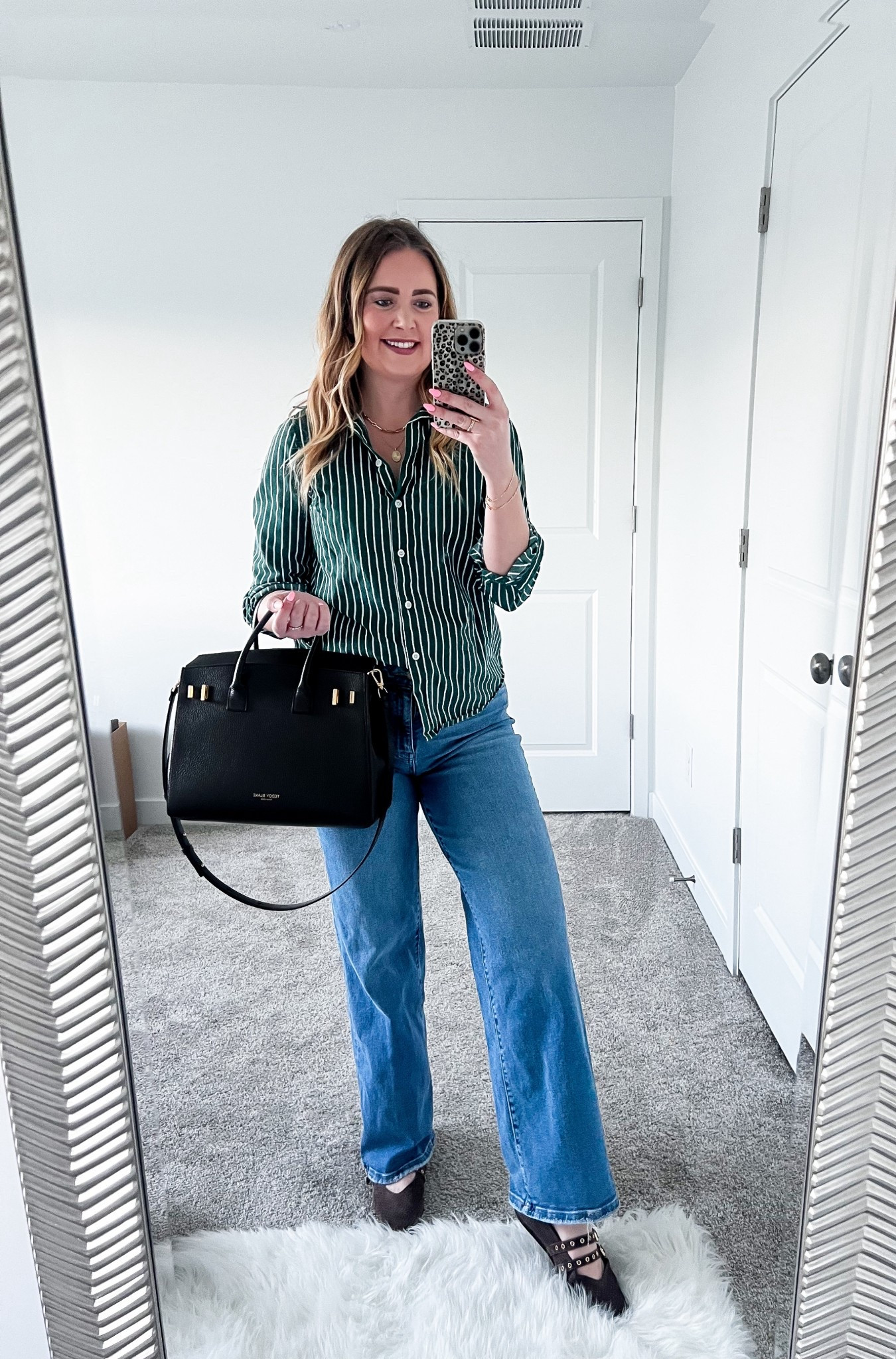 Someone said this was ‘effortless cool’ workwear😎 This business casual outfit: Amazon top + my favorite ballet flats (on sale!)


#LTKWorkwear #LTKSaleAlert #LTKootd