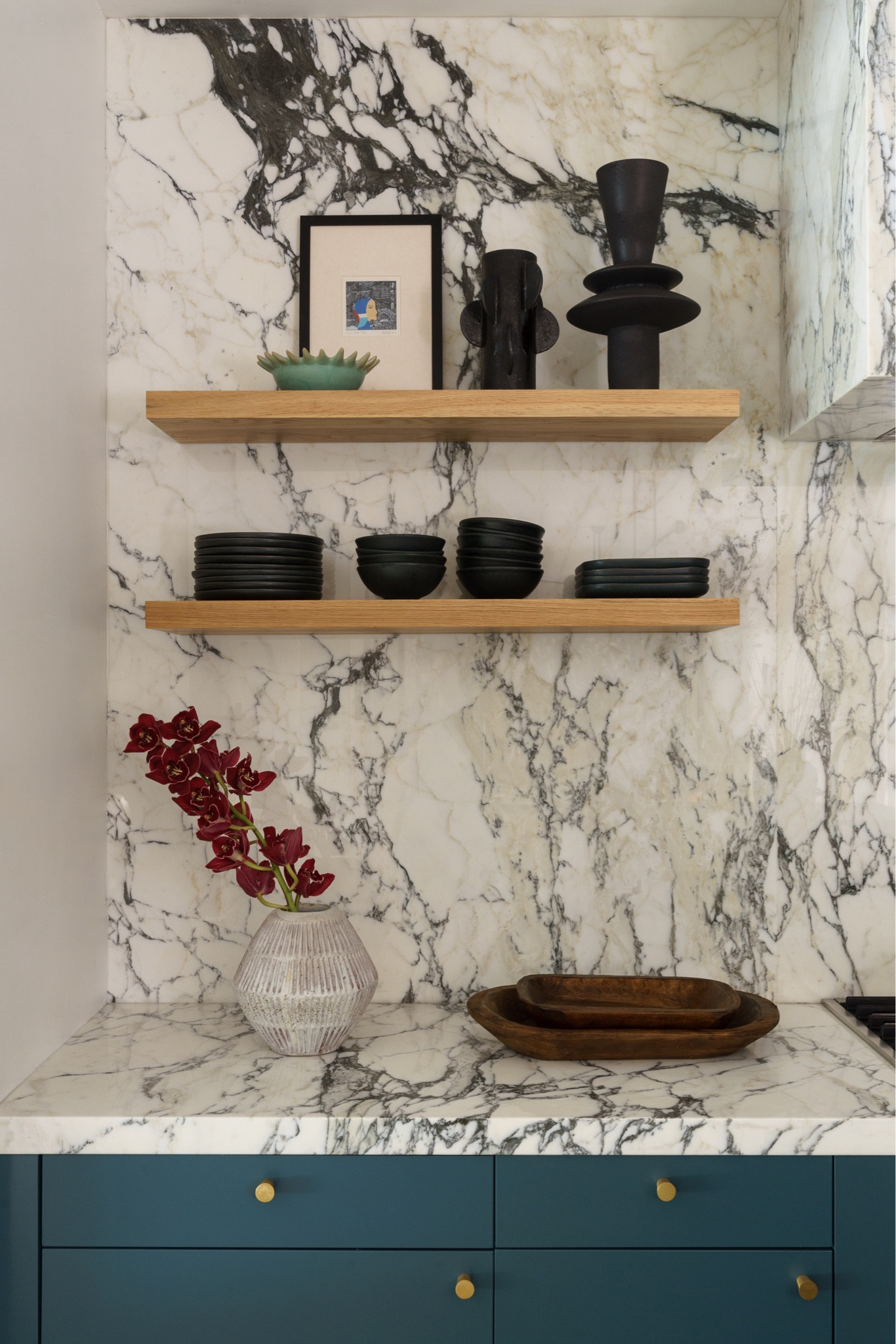 One of my favorite vases is on sale

Lulu and Georgia | Lulu and Georgia sale | vase | large vase | geometric vase | home decor | accessories 

#LTKhome #LTKsalealert #LTKfindsunder100