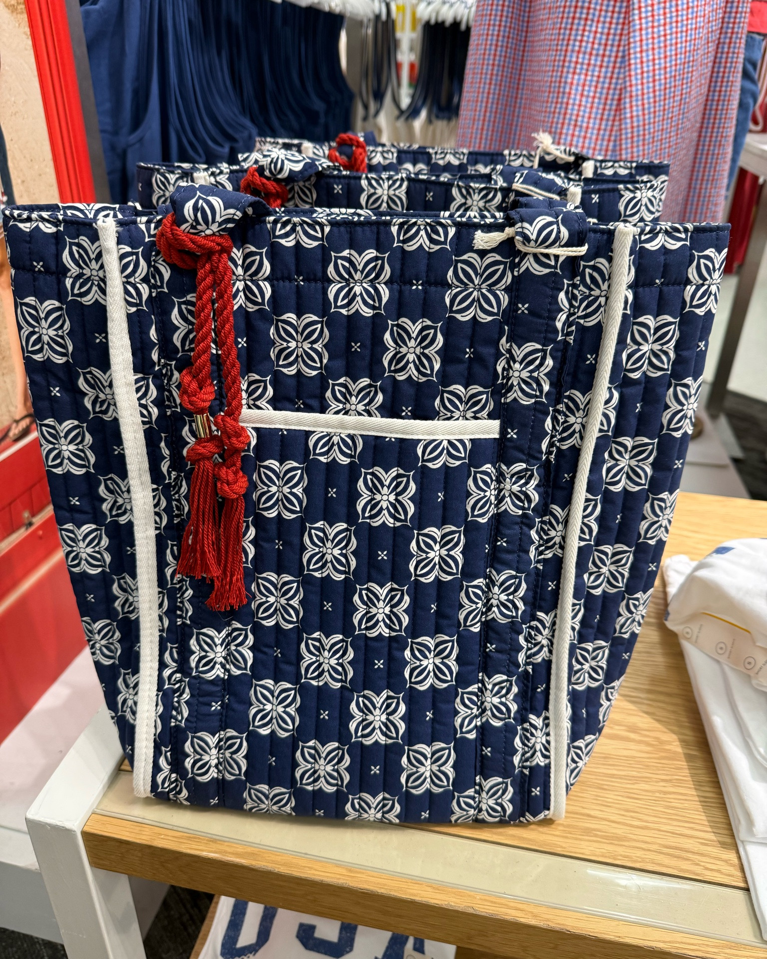 These quilted tote bags are 40% off with Target Circle, making them only $15, reg. $25.

#LTKSeasonal #LTKSaleAlert #LTKmomlife