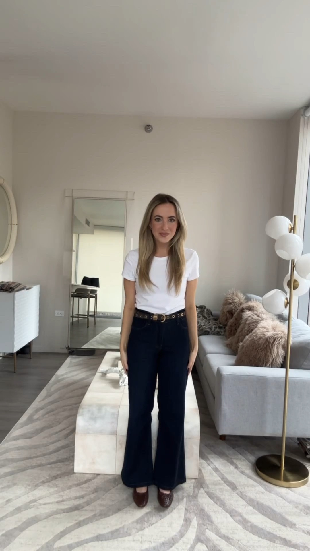 Chicago: Daily Outfit - casual workwear look


ootd style fashion, Chicago outfit, denim jeans, white tee outfit, office outfit casual, workwear jeans, petite jeans, dark wash denim, Madewell belt, brown flats, Ruti pants @Ruti 

#LTKgrwm #LTKWorkwear #LTKdayinmylife