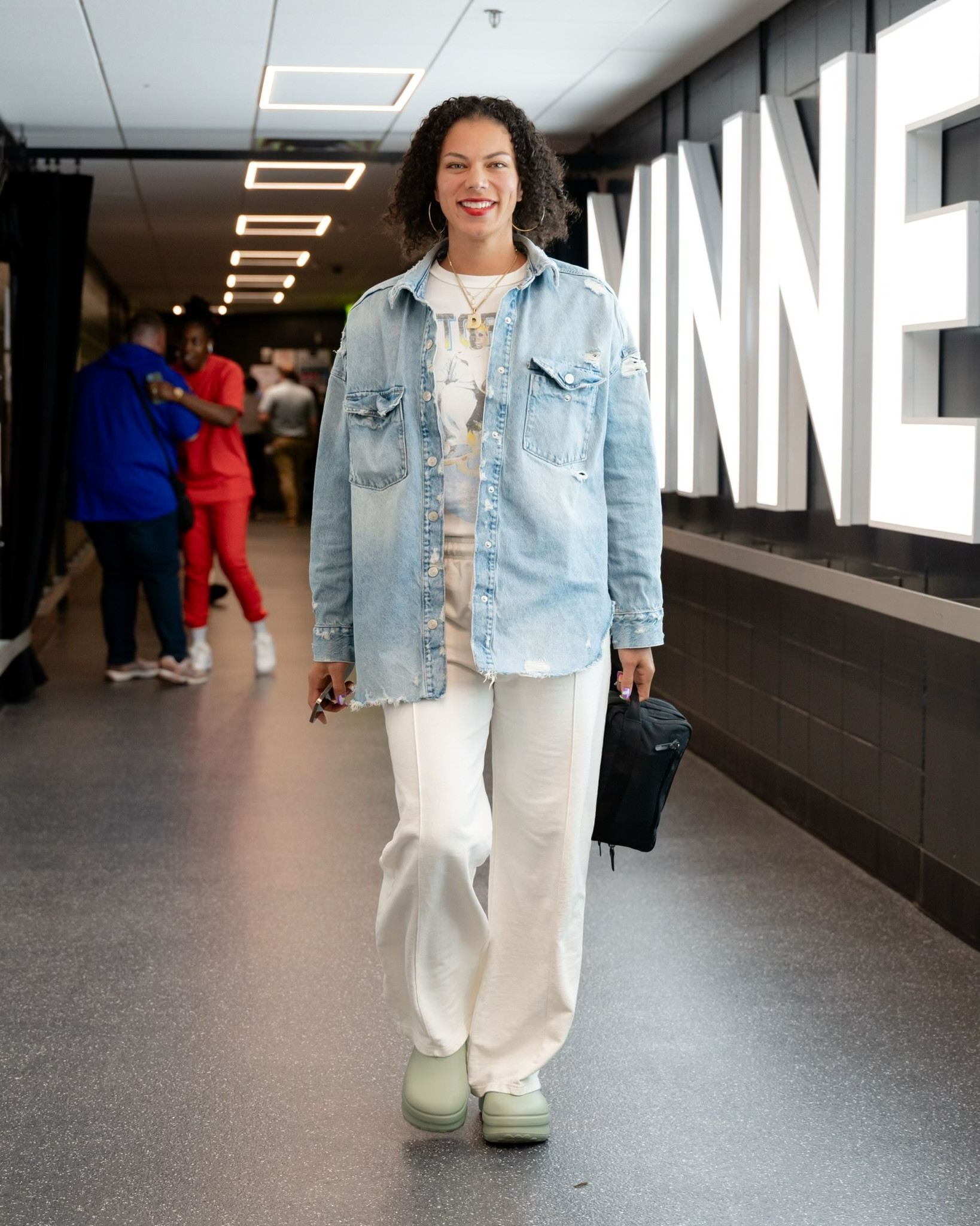 We like to be cozy we when away! #WNBAStyle

#LTKWorkwear #LTKShoeCrush #LTKSaleAlert