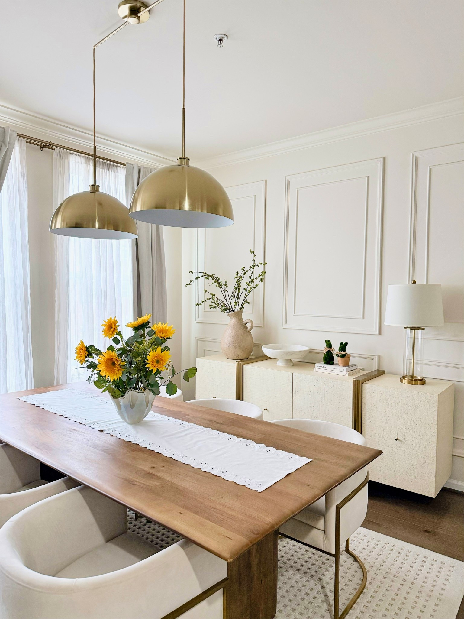 Our dinning room 🌻 loving this sunflower bouquet I made over the weekend! It gives the perfect brightness and joy on a springy day :) 

#LTKSeasonal #LTKHome