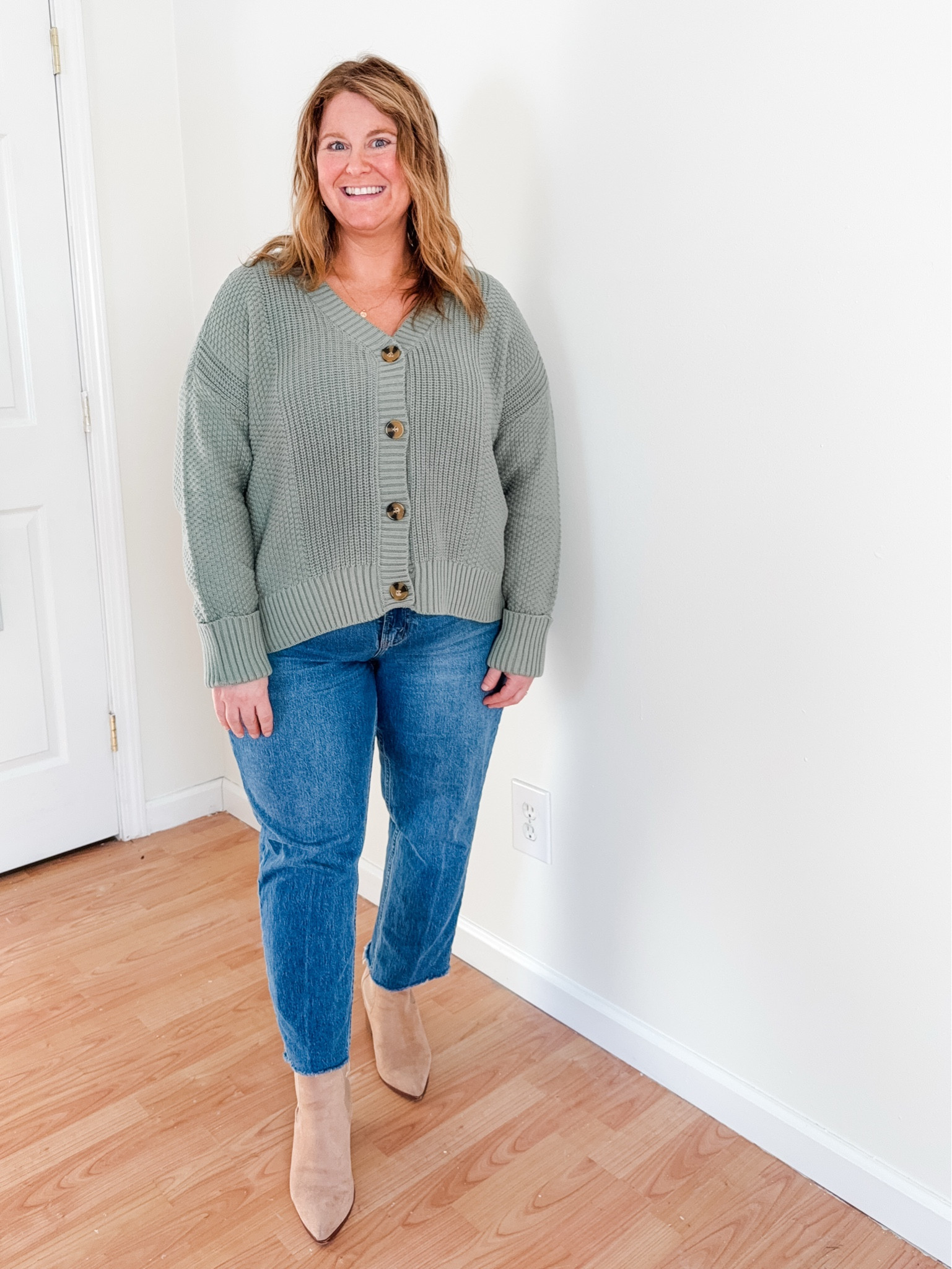 Wearing an XL in the cardigan (love the color and wear it falls) and a 33 short in my jeans 

#LTKSeasonal #LTKMidsize #LTKPetite