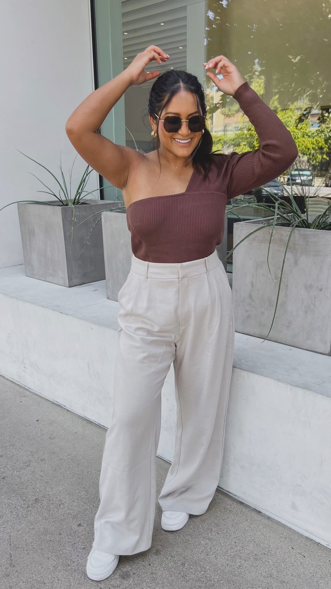 I’ve been wearing these Abercrombie trousers any chance I get 😍 

Abercrombie Pants, Abercrombie Outfit, One Shoulder, Midsize Fashion, Size 10

#LTKSeasonal #LTKHoliday #LTKstyletip