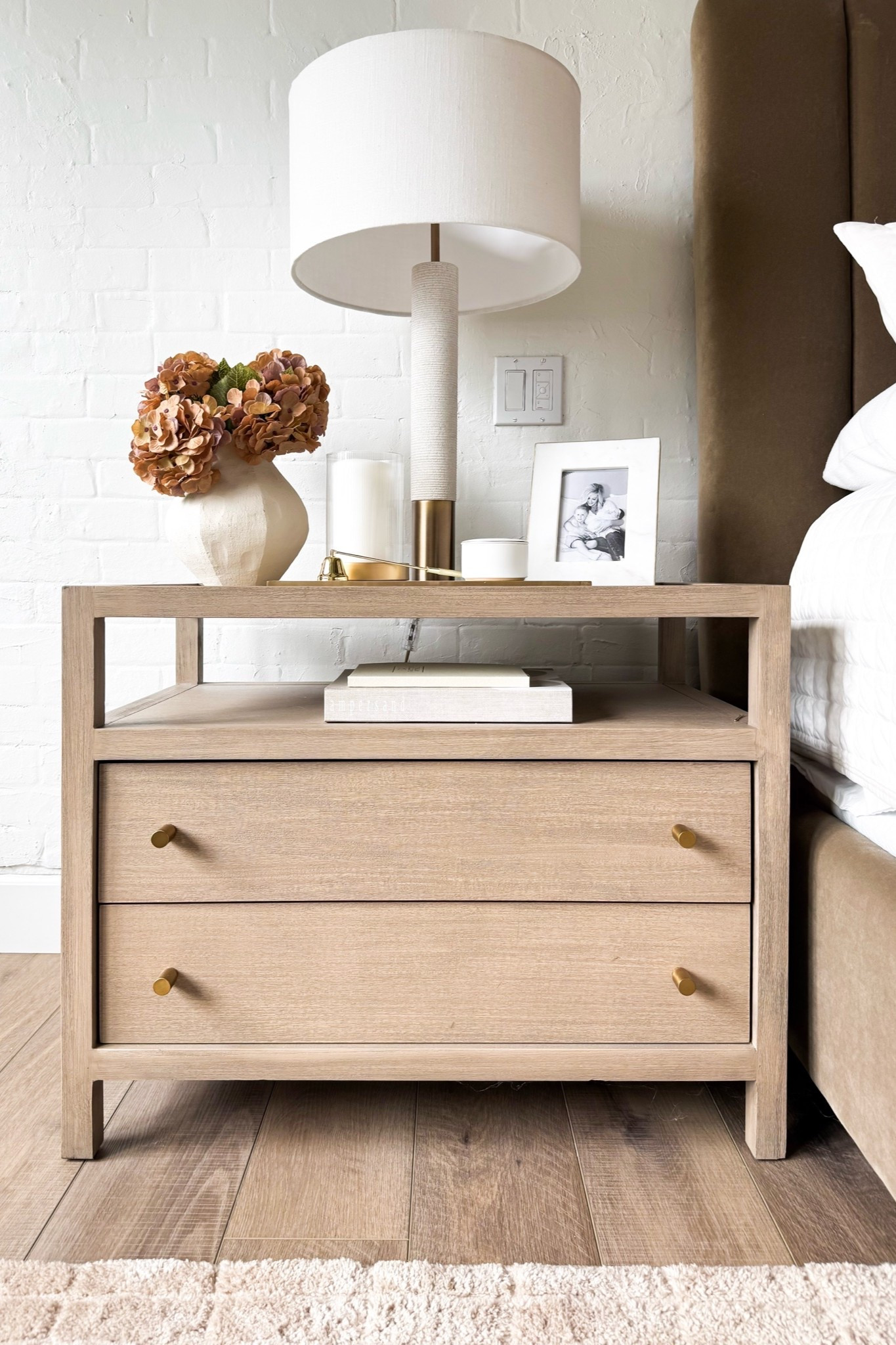 you guys, my nightstand is never on sale BUT IT IS RIGHT NOW!!! Run do not walk!

Home, home finds, home decor, modern home, neutral home, organic home, bedside table, nightstand, Crate and Barrel, bedroom inspo

#LTKSeasonal #LTKHome #LTKSaleAlert