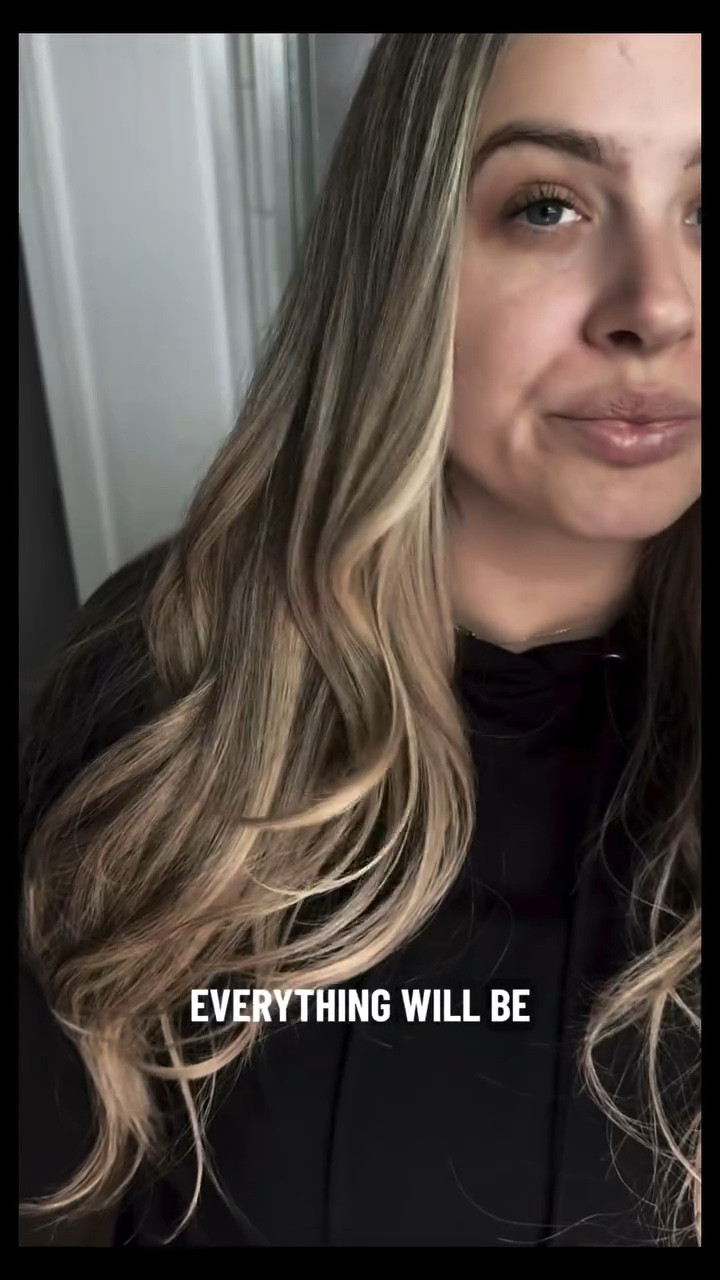 In my high maintenance to be low maintenance era and this is the best lash glue combo I've found. Five days of fresh lashes and zero irritation 🎯 

Comment lashes for everything used✨

#lashtips #lashclusters #lashesofinstagram 

@falscara 
@goddvenus.makeuplashes